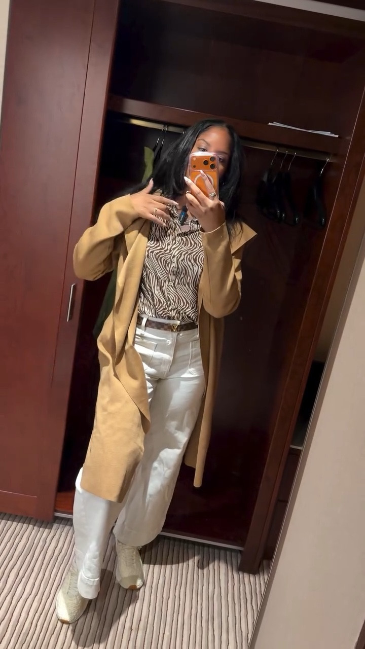 Fall edition 🍂 White jeans aren’t just for summer — let me show you how I’m making them work for the fall season.

First the try-on ➡️ then how I actually styled them IRL: sheer brown zebra top, cozy tan cardigan, and sneakers for that casual work vibe. Effortless, comfy, but still pulled 

How would you style this? Comment below. 👇

#LTKWorkwear #LTKStyleTip #LTKSeasonal