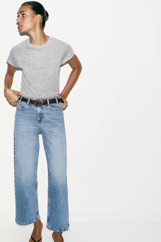 HIGH WAIST - WIDE LEG CROPPED - BELTEDHigh-waisted jeans with five pockets and a belt. Wide and c... | Zara US