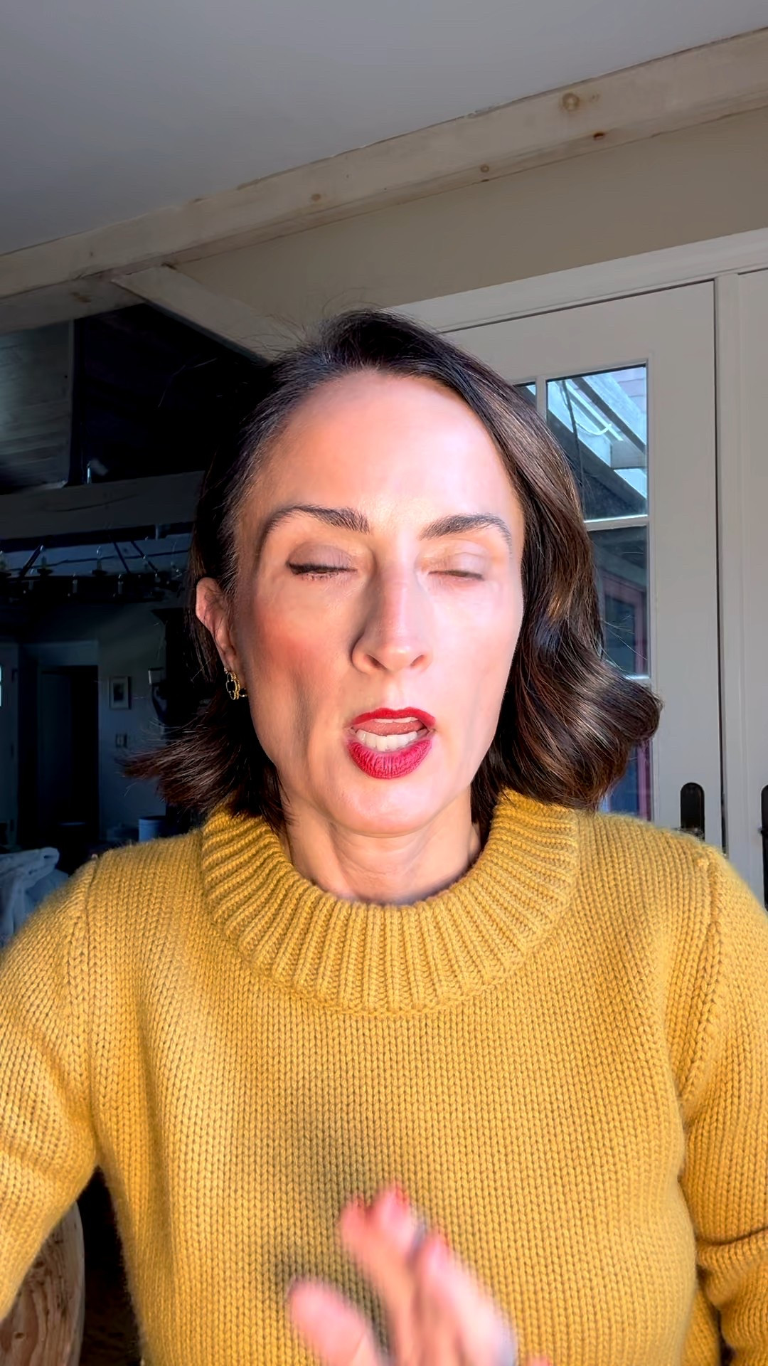 The makeup I’m traveling with. Bronzer is number 22
Blush is truth
Lipstick is 56
Highlighter is whisper of gilt
Eye tint is cashew 
Eye shadow is talk to me 

#LTKOver40 #LTKgrwm #LTKBeauty