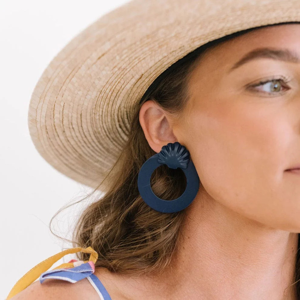 Navy Shell Double Circle Earrings | Sunshine Tienda