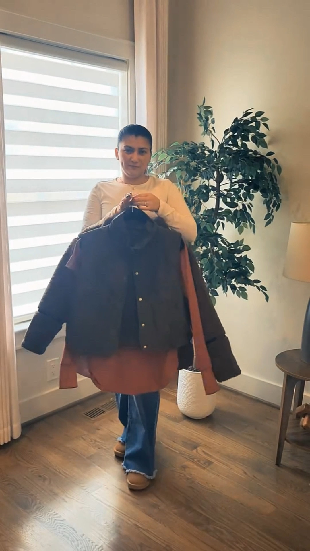 Looks cómodos, modernos y perfectos para el día a día 🤍
Esta ropa de Tankaneo es ideal para crear outfits fáciles pero con estilo.
Lo mejor: la puedes conseguir en Amazon 🛒✨

#Tankaneo #TankaneoStyle #AmazonFashion #AmazonLooks #OutfitInspo #ModaDiaria  #FashionReel

#LTKU #LTKdayinmylife #LTKgrwm