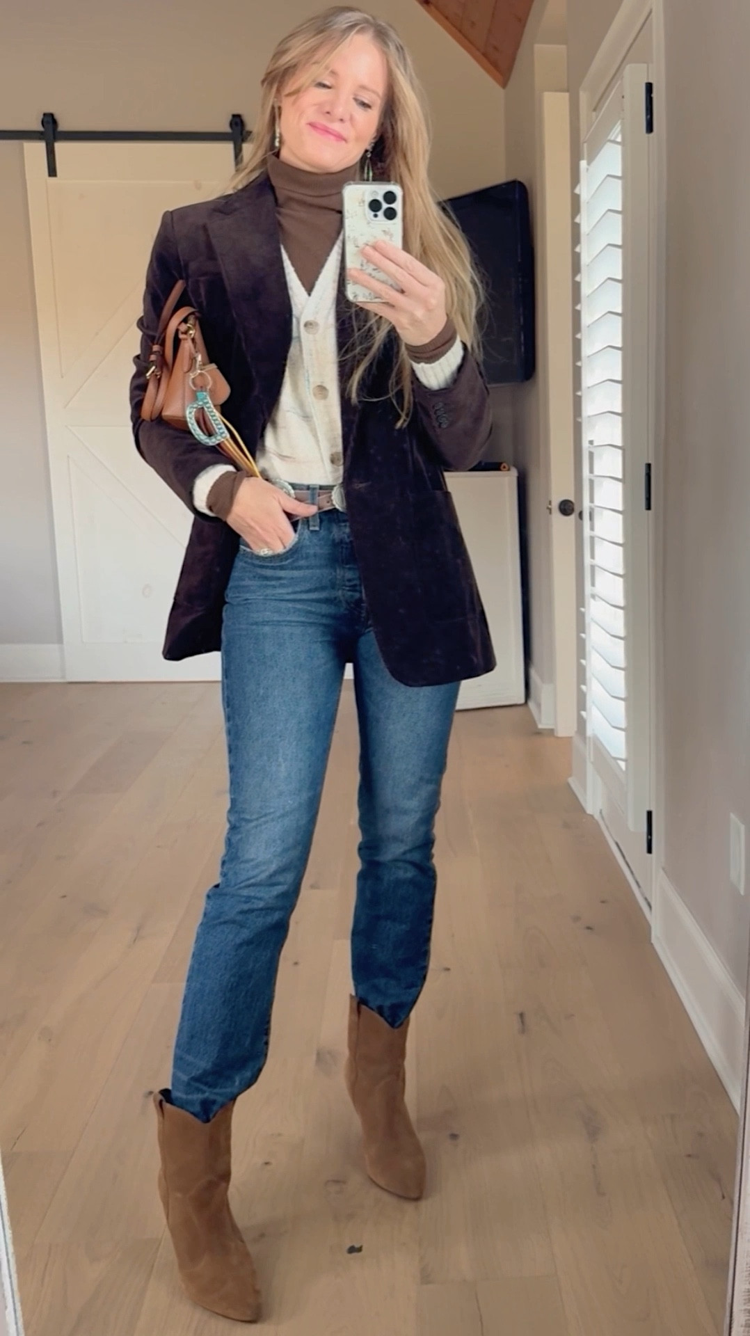 Winter date night outfit

Size reference 5’ 9” 140 lbs


Cream cardigan - small tall

Brown turtleneck - small tall

Levi’s 501 original fit - 27 x 32 

Corduroy blazer - 6 tall 
(Banana Republic last year)

I sized up in the booties and generally do for this type of shoe.

*I put super glue around each piece of turquoise on the bag charm. 


🔍western style. Western outfit. Cardigan outfit. Western fashion. Blazer outfits. Blazer and jeans. Western boots. Suede boots. Classic style. Ralph Lauren aesthetic. Date night jeans outfit. 

#LTKWatchNow #LTKFindsUnder50 #LTKSaleAlert
