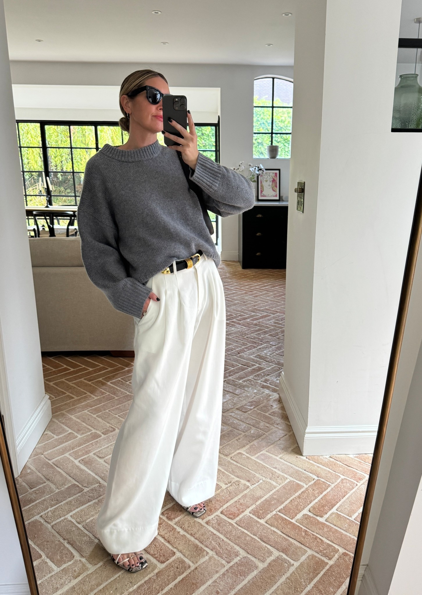 Grey cashmere + white trousers | The White Company | belt | grey knit 

#LTKautumn #LTKdatenight #LTKstyletip