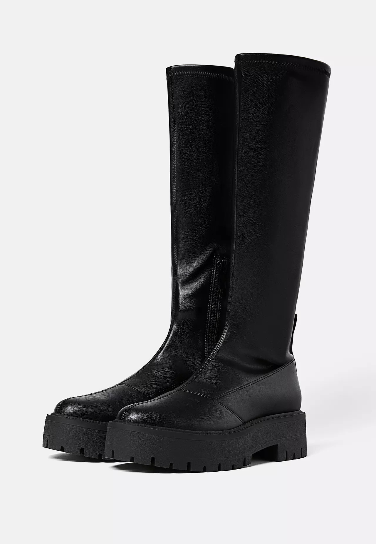 Flache hohe Stiefel | Stradivarius DE