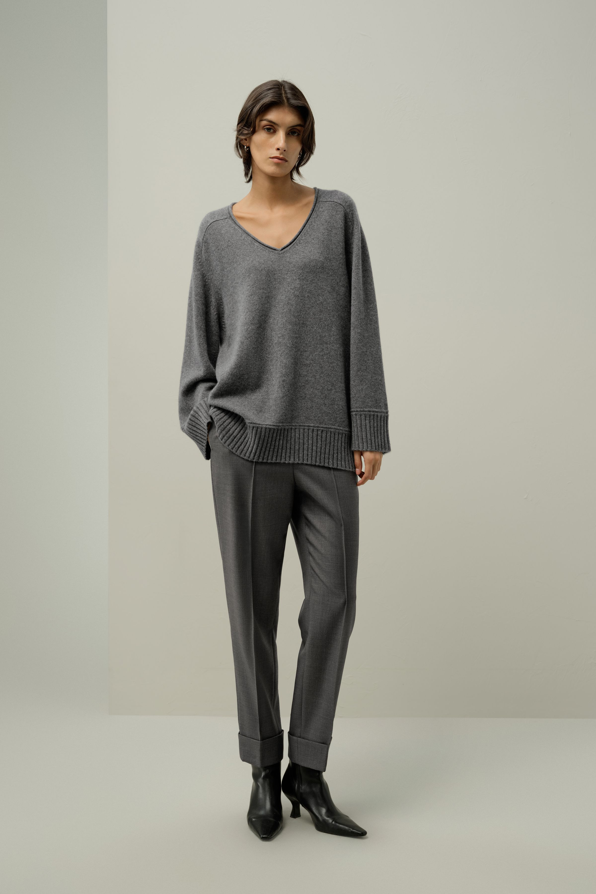 Oversized V-neck Cashmere Sweater | LILYSILK