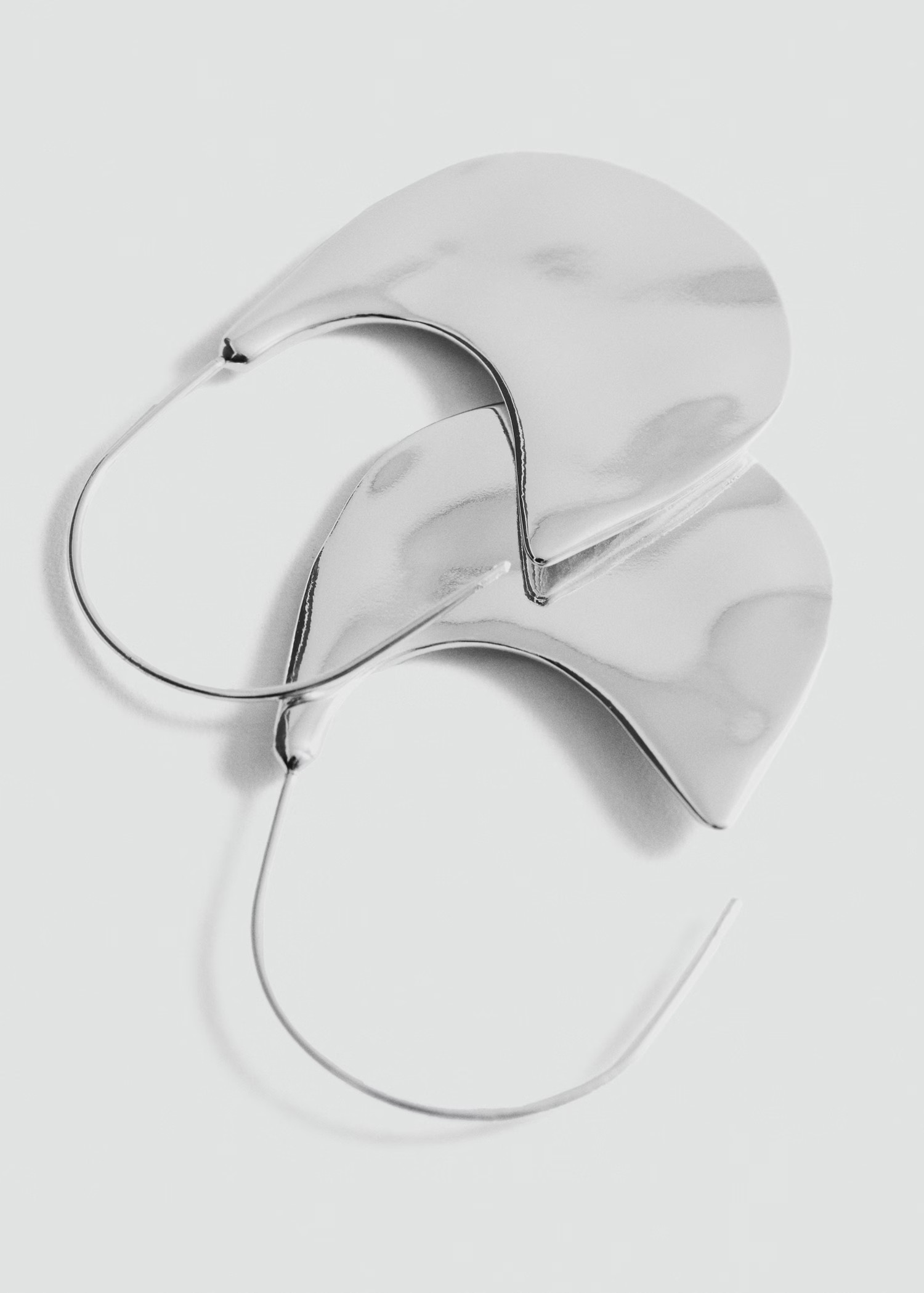 Oval-design earrings - Women | MANGO United Kingdom | MANGO (UK)