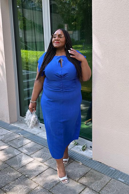 Blue Midi dress 💙
•


#LTKpartywear #LTKwedding #LTKcurves