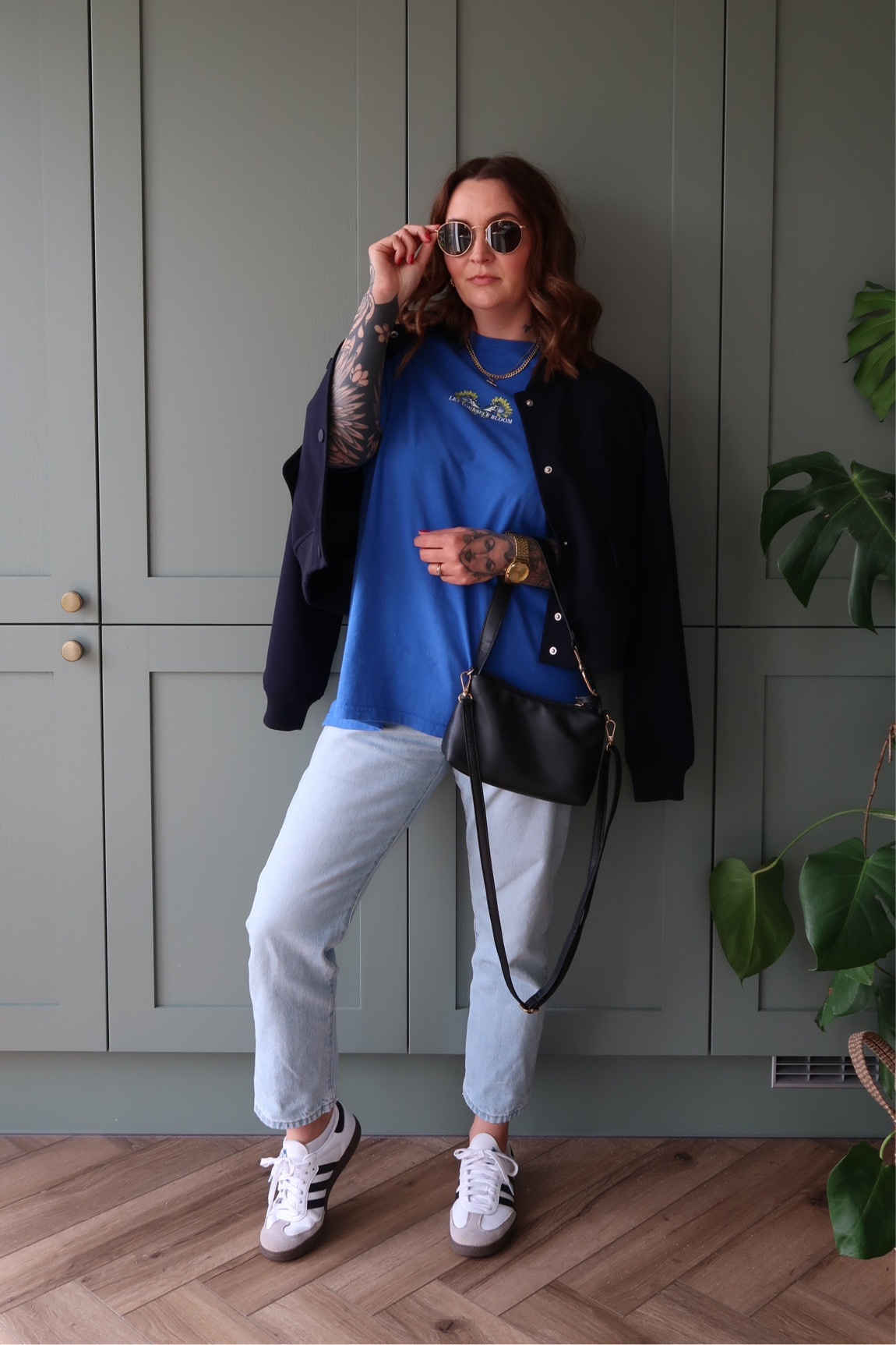 What I thrifted vs How I styled it 🛍️ A new series combining my love for second hand shopping and styling. This blue tee was a steal at £3, haven’t got a clue where it was from originally but I love the colour and the graphic print on the back 🤌🏼 Outfit details are all linked on my @shop.ltk 
.
.
.
#whatithriftedvshowistyledit #thrifthaul #thrifthauls #charityshopfinds #charityshopping #charityshopfind #charityshops #charityshoppingaddict #charityshopfashion #charityshopstyle #fashionreelscreator #smallinfluencer #smallinfluencerdiscovery #secondhandfinds #secondhandshopping 