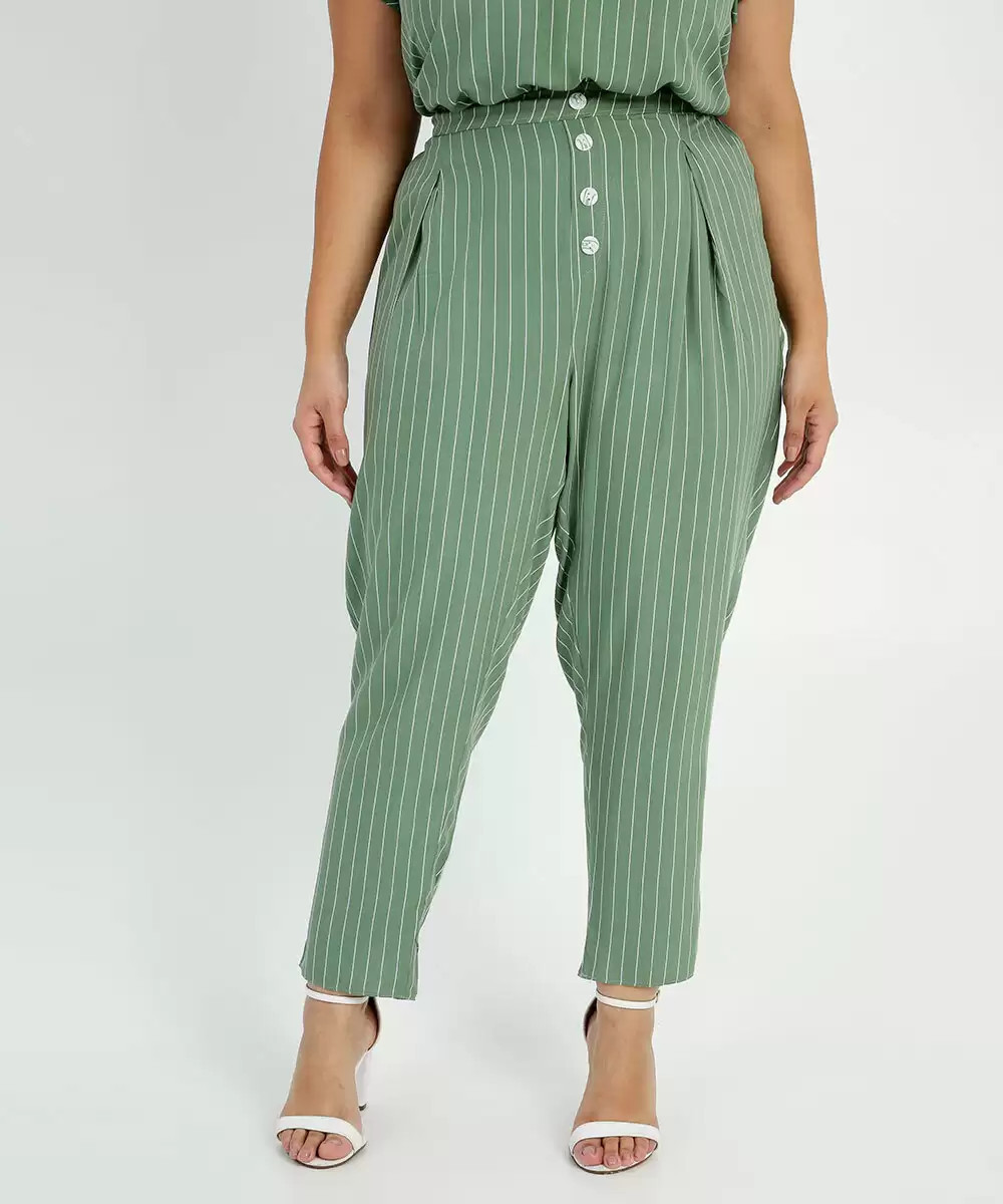 Calça Plus Size Feminina Reta Listrada Botões | Marisa (BR)