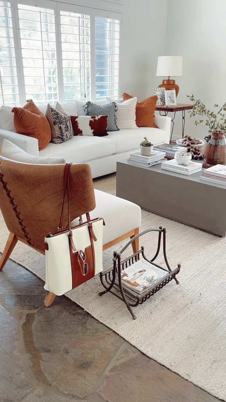 The perfect work bag for a laptop, notebook and anything else you need! #workbag #laptopbag 