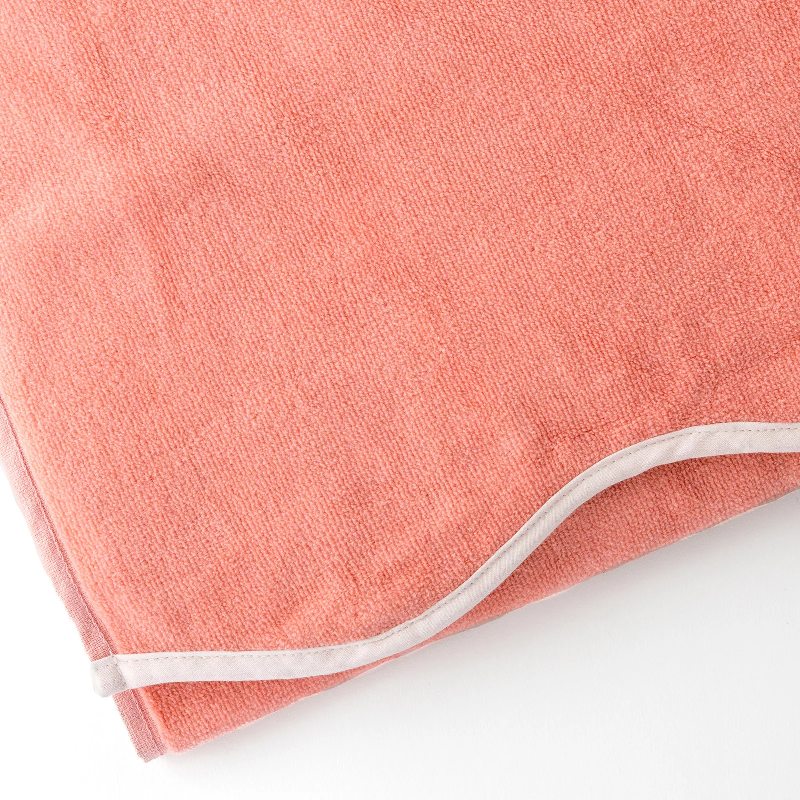 Lilliana Scalloped Edge Beach Towel | Gray and Fay