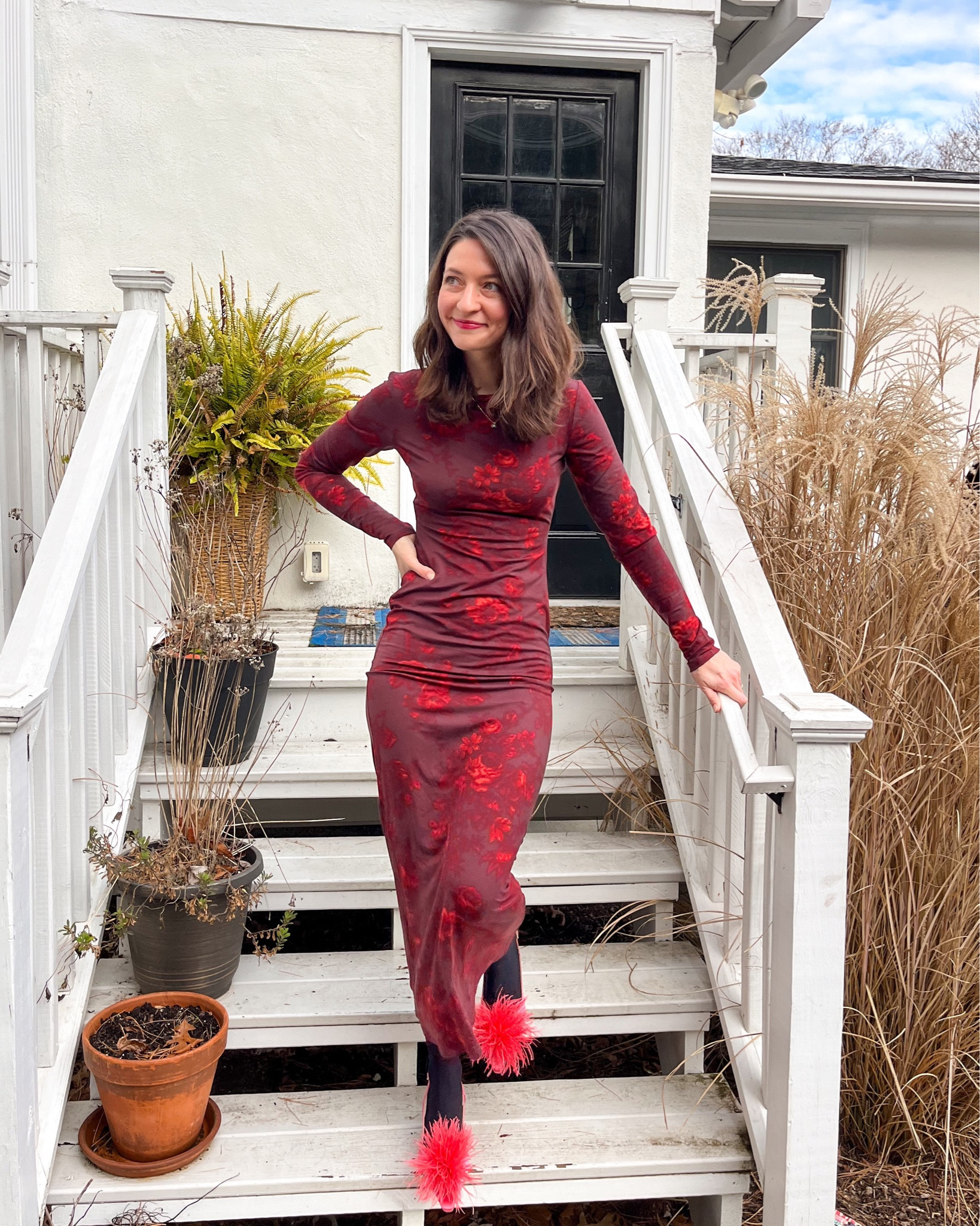 This figure hugging, floral print, maxi dress has the feel of a t-shirt dress & the look of something much more formal. It’s form fitting but not uncomfortable & it feels so nice to wear! I’m also newly obsessed with these pink feather slingback heels! 

#LTKSeasonal #LTKshoecrush #LTKHoliday