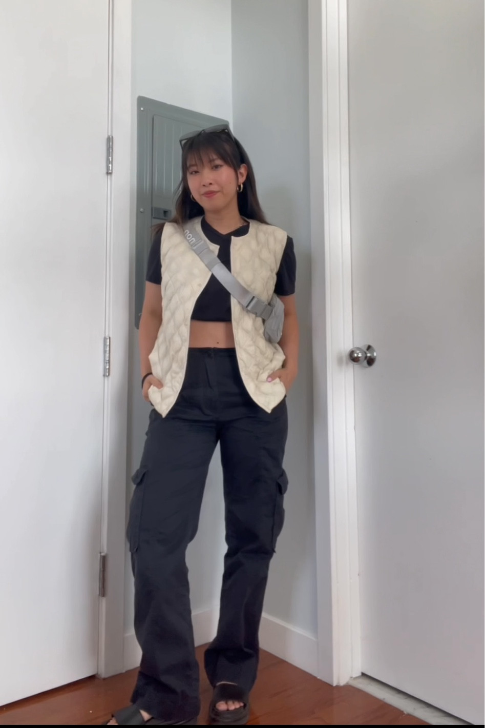 Friday OOTD 🙌🏻 
.
.
.
.
Pants (on sale) @abercrombie // vest @uniqlousa // bag @lululemon 
.
.
.
.
cargo pants, summer outfit, summer style, summer fashion, spring style, 90s style, boyish outfit, minimal style, casual outfit, styling tips, outfit inspiration, light layers outfit, everyday outfit #outfitinspiration #cargopants #cutestyle #summeroutfit #ootd #grwm 

#LTKsalealert #LTKFind #LTKitbag