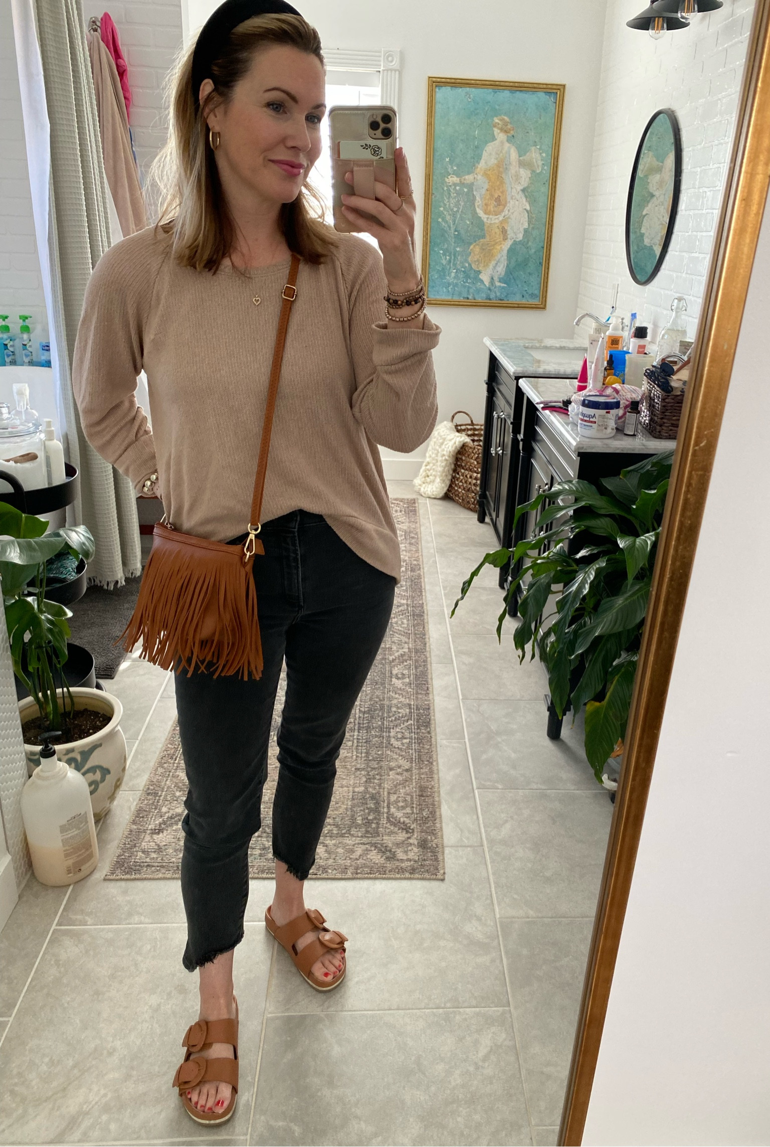 Cutest fringe crossbody purse from Amazon 

#LTKunder50 #LTKFind #LTKitbag