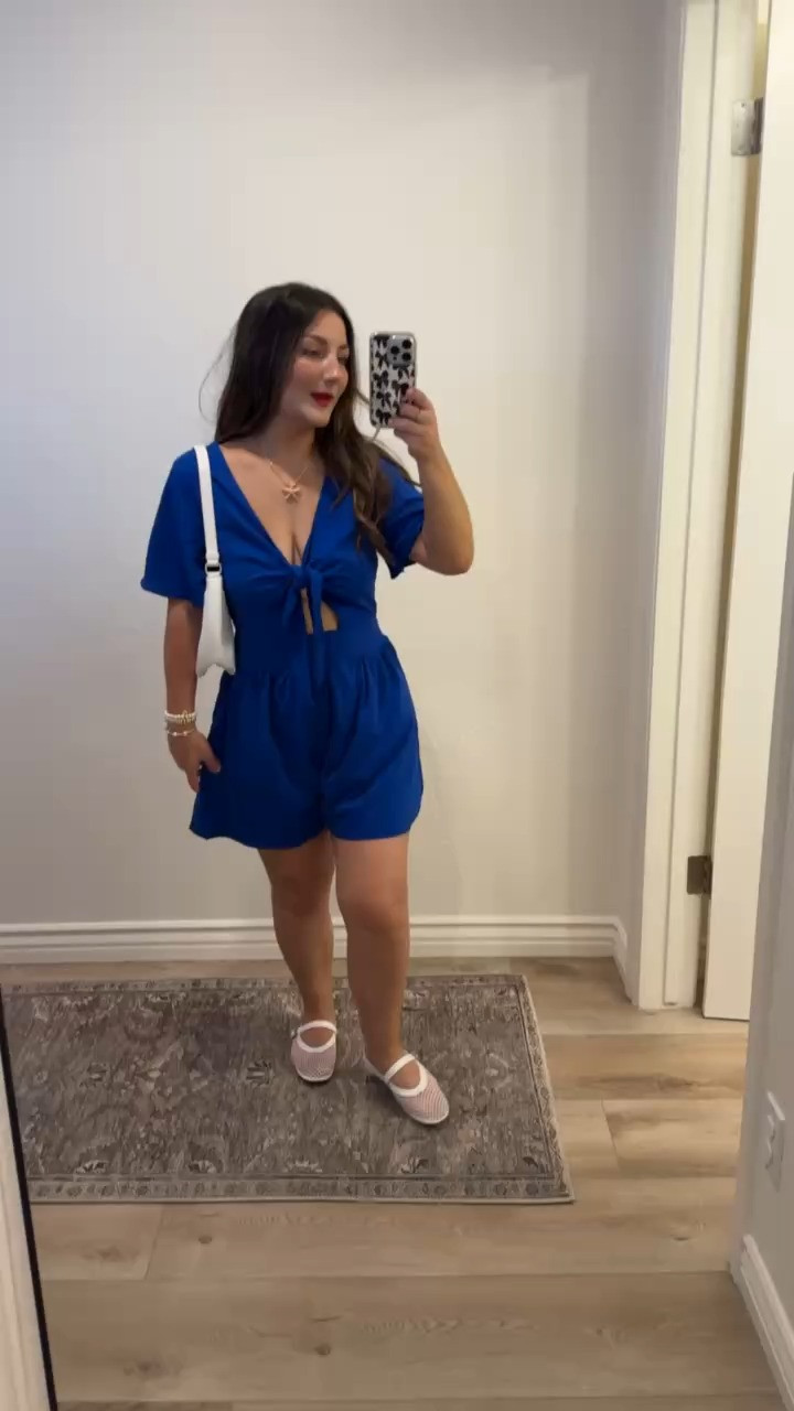 Petite friendly romper size small color royal blue 

5'0" 140lbs


#LTKPetite #LTKSeasonal #LTKSaleAlert