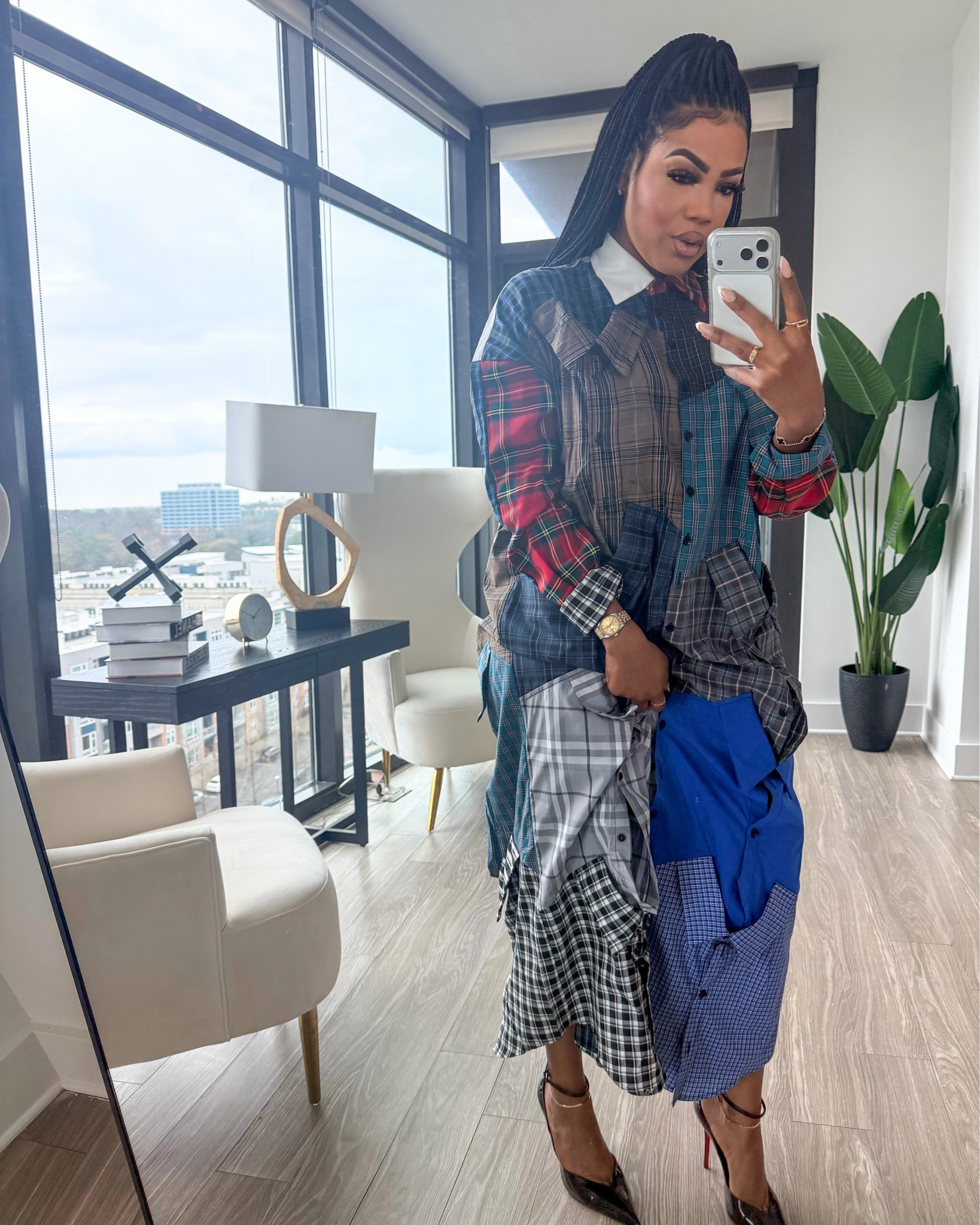 Too good!! I love a statement piece! And I paired it with a good, ankle strap, patent pump!! 😍😍 whole look is fire! 
