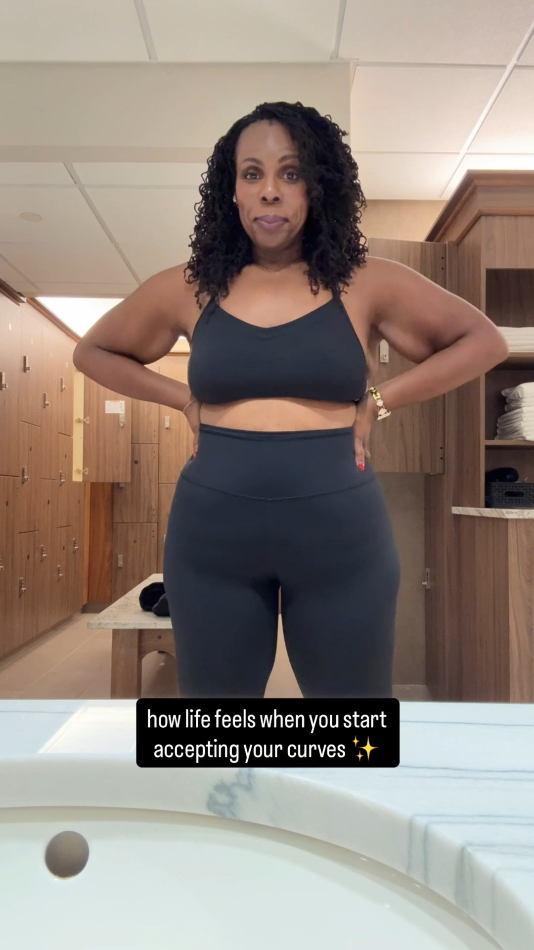 No better feeling than self love, dolls 🫶🏾✨ This set is 30% off today. My sizes are:

Leggings 1X
Sports bra XL
Hoodie XL

For reference my sizes are:  Height: 5’10 Top: size 14 Bottom: size 18 Shoe: 11 wide 