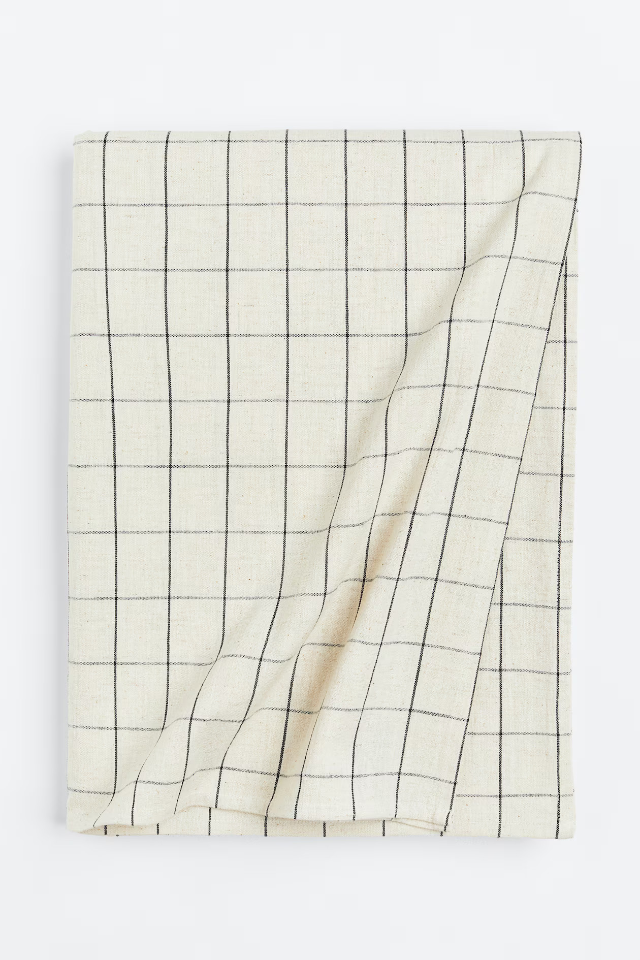 Patterned tablecloth | H&M (UK, MY, IN, SG, PH, TW, HK)