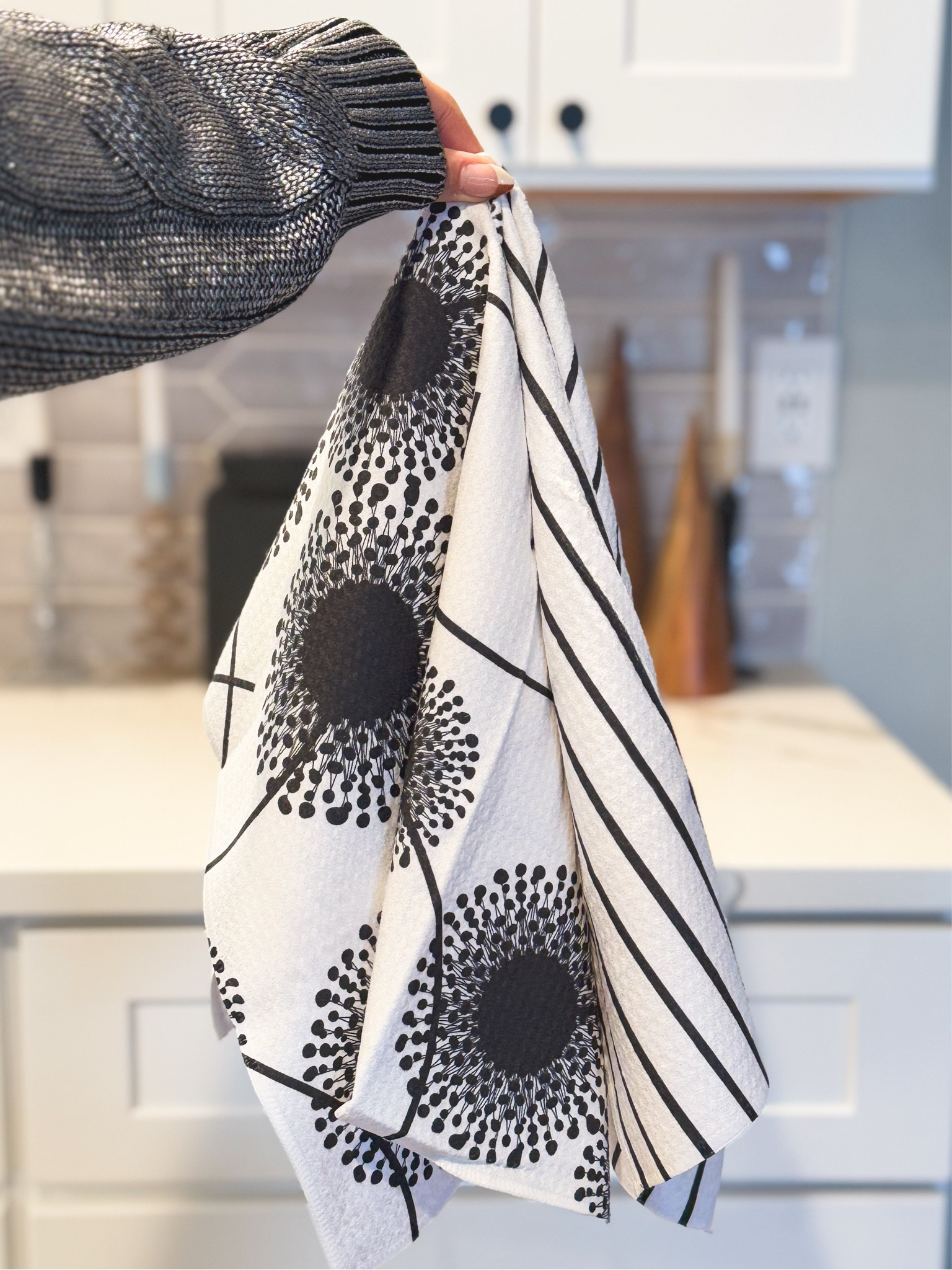 The tea towels you need to put on your wish list (or grab for a friend!!) and the sweater you need for your holiday parties! 

#LTKHoliday #LTKParties #LTKGiftGuide