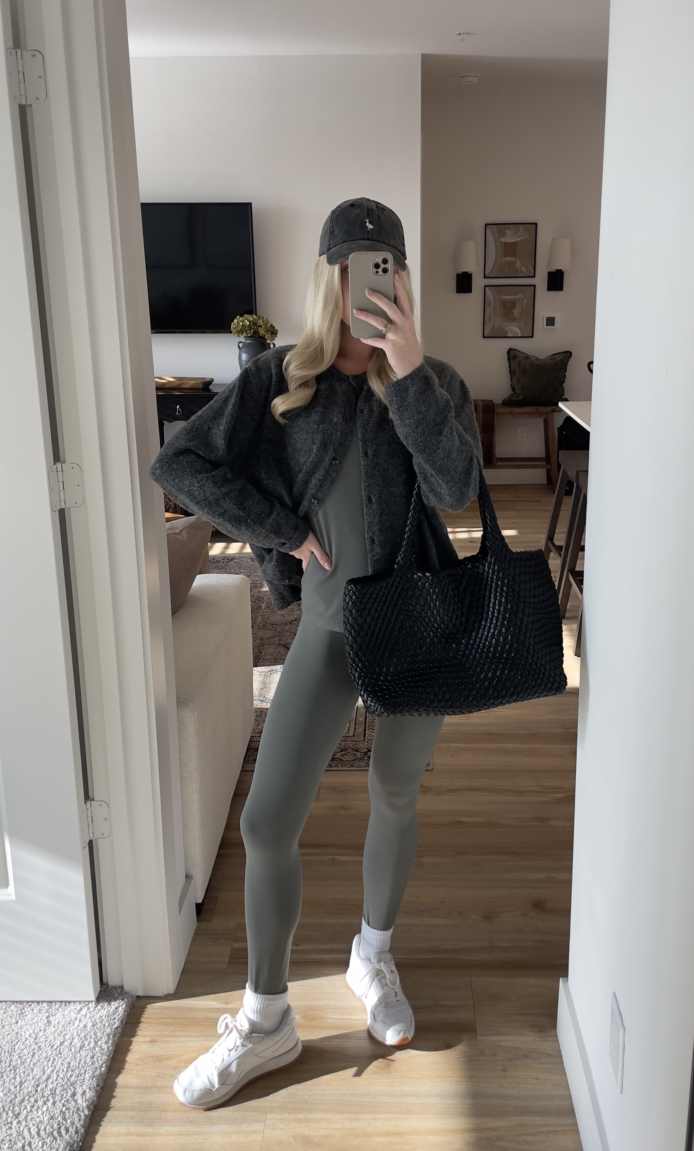  Amazon activewear set + casual outfit idea! 
Amazon fashion/ active set/ leggings set/ Amazon activewear/ airport outfit/ casual outfit/ class outfit/ gym outfit
#amazon #amazonfinds #casual #leggings #sneakers


 