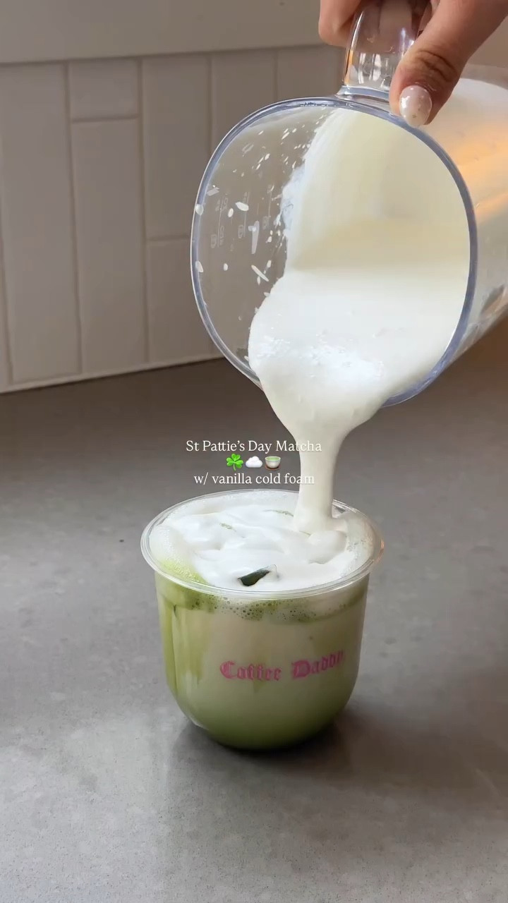 in honor of St Pattie’s day ☘️🤍🍵

#coldfoam #matcha #matchalover