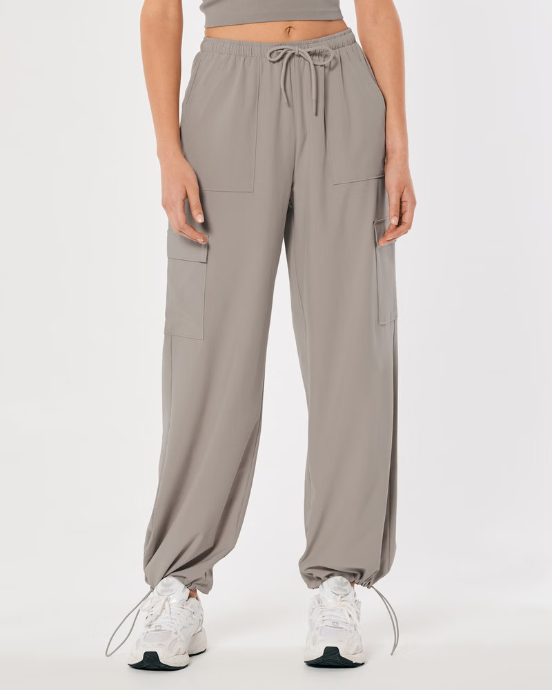 Gilly Hicks Active Mid-Rise Parachute Pants | Hollister (US)
