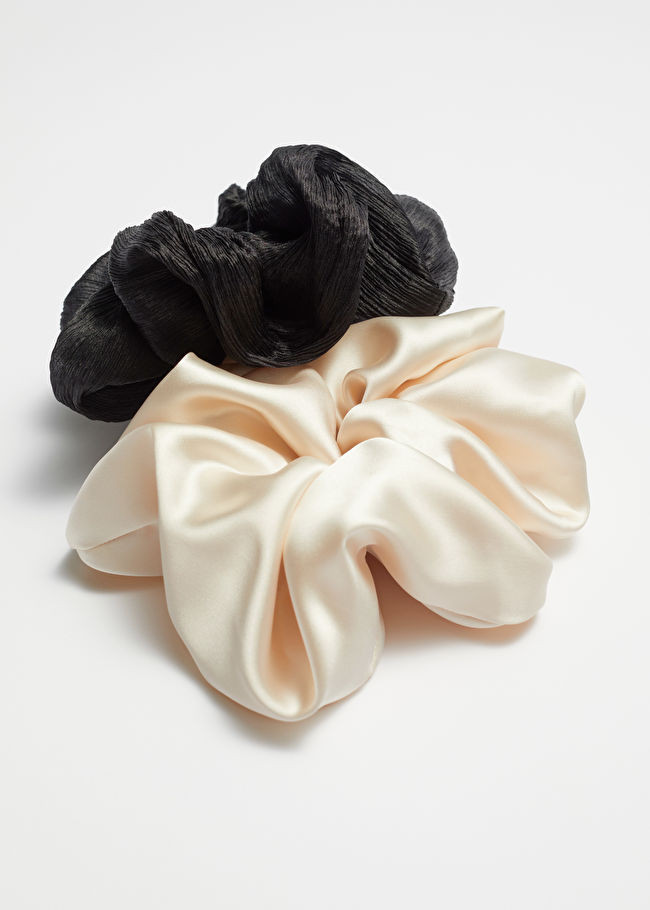 Duo Extra-Large Satin Finish Scrunchie Set | & Other Stories UK