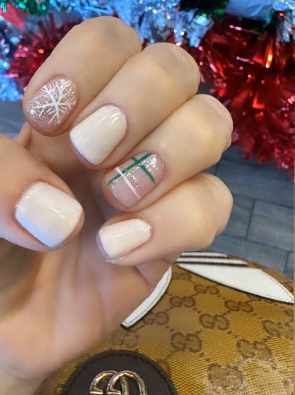 The cutest holiday inspired nails! Use code 25OFF at checkout! 

#LTKHoliday #LTKFindsUnder50 #LTKBeauty