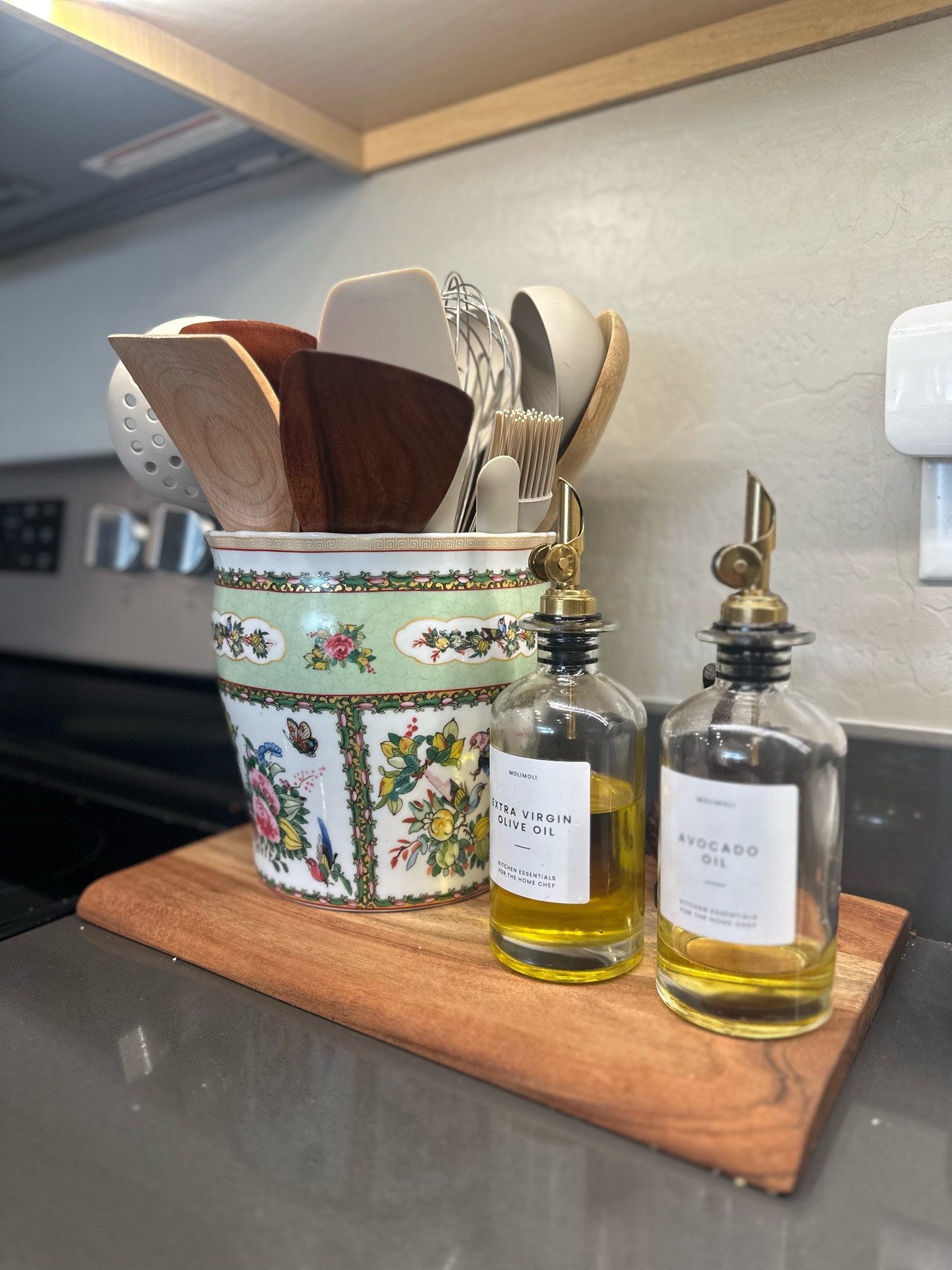 Gorgeous ceramic utensil holder 👒🎀

#LTKFindsUnder100 #LTKHome