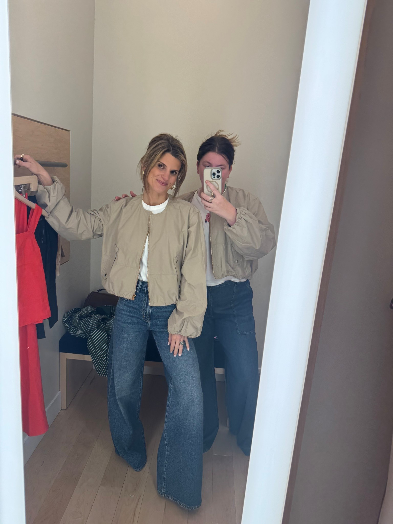 Madewell Try-on Haul

I wear size 00/0/XS in everything and sized down in these jeans 

Lally wears L/XL/12/14 