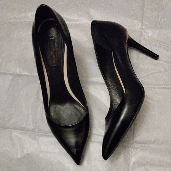 Louis Vuitton Black Leather Pointed Toe Heels | Poshmark