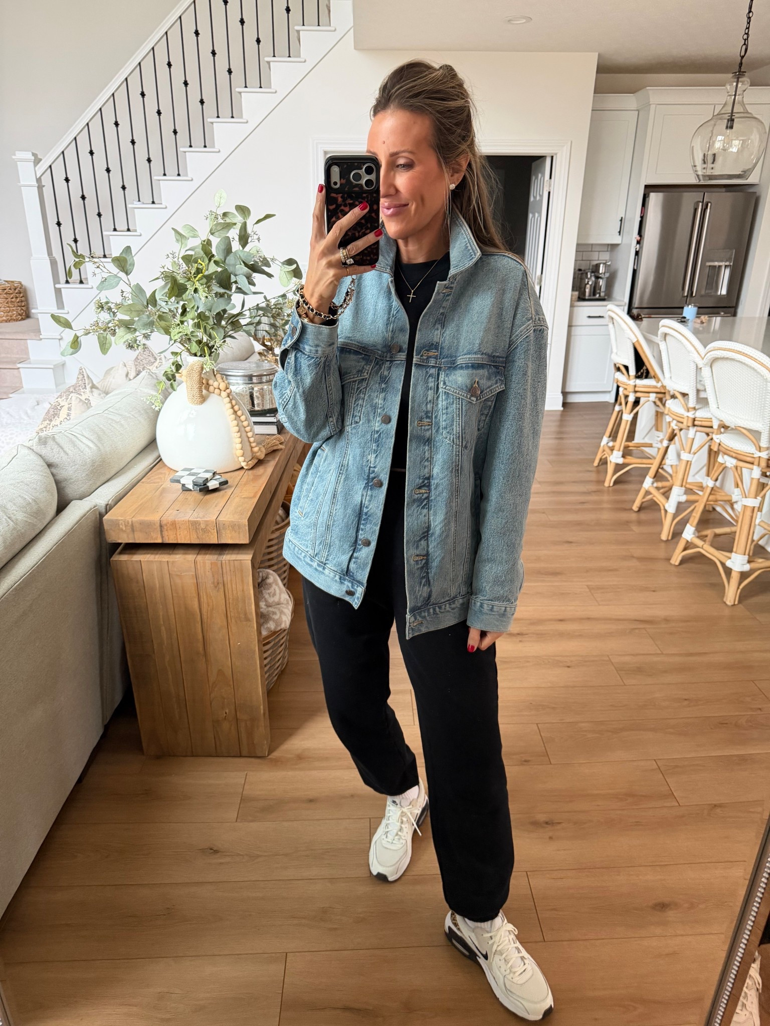 My MOM outfit of the day 
Alo set size medium 
Denim jacket sz med 

#LTKgrwm #LTKMidsize #LTKootd