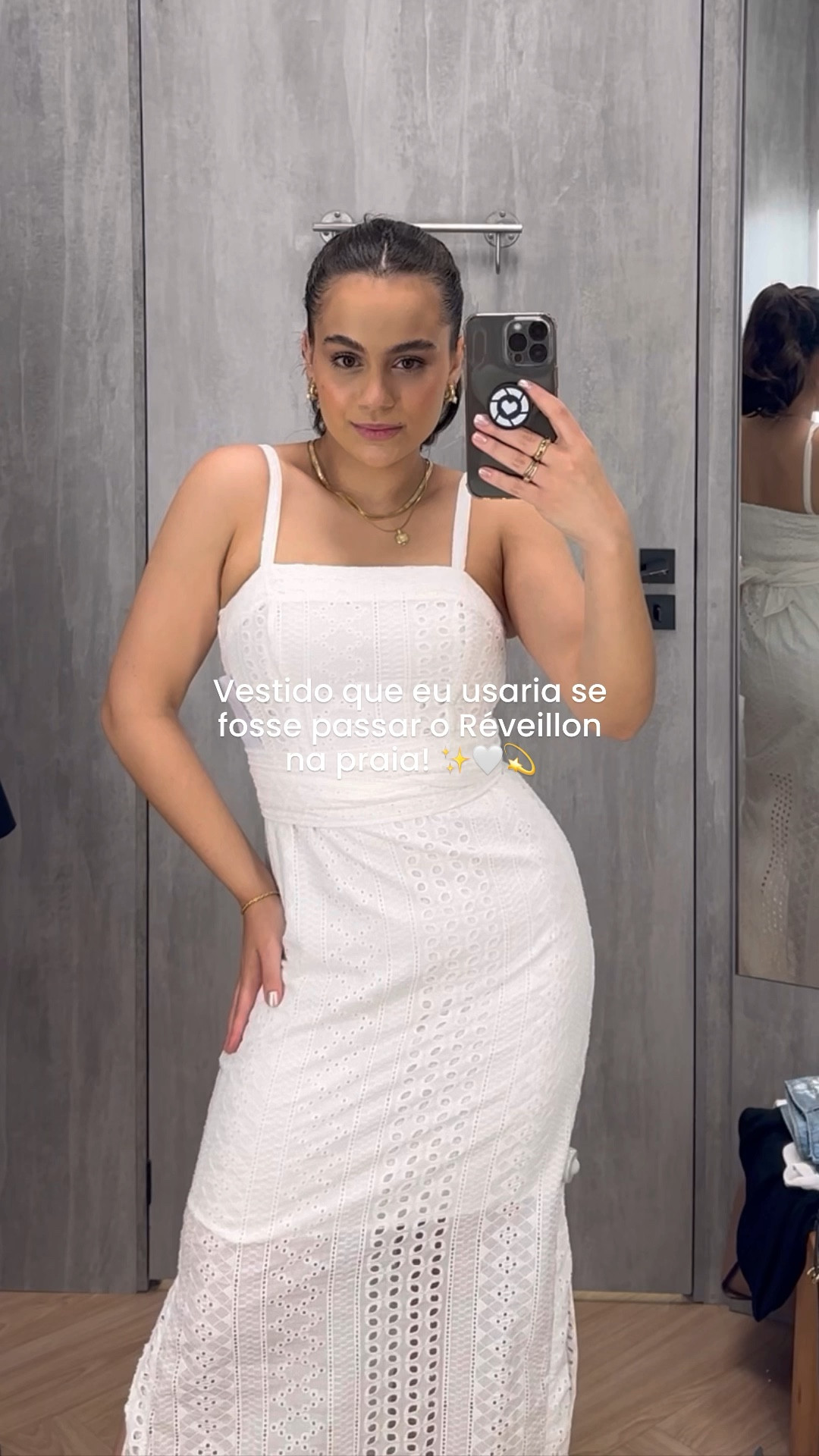 Achei esse vestido da Riachuelo a cara do Réveillon!! Ele é de algodão, então além de bonito é confortável e transpirável, super usaria caso fosse passar a virada na praia 🤩✨

No vídeo estou com o PP, mas o P ficaria melhor! 

Minhas medidas:
Busto 89
Cintura 73
Quadril 94
Altura 1,53 
Eu geralmente visto 36/38

#LTKGift

#LTKbrasil #LTKVideo