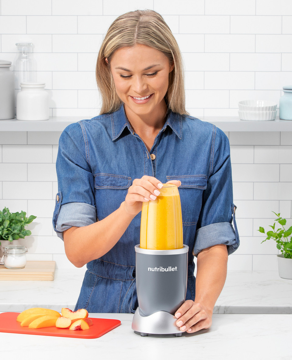 nutribullet 600 Watt 24 oz. Cup Personal Blender | Walmart (US)