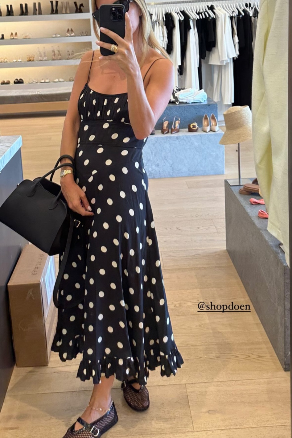 Another Doen dress I’m loving this summer 🖤