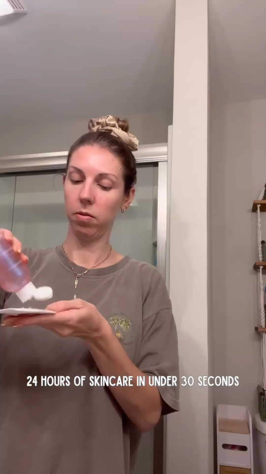 24 hours of skincare in under 30 seconds ✨

A little nighttime reset before bed → straight into my morning routine the next day. 
Nothing complicated, just the products I actually reach for every single day. 🧴☀️🌙

Consistency > a 12-step routine any day.

#SkincareRoutine #MorningSkincare #NighttimeSkincare #DailySkincare #MomSkincare @Sonsie Skin

#LTKmorningroutine #LTKdayinmylife #LTKBeauty