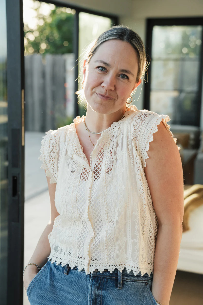 Anne Lace Top | Carly Jean Los Angeles