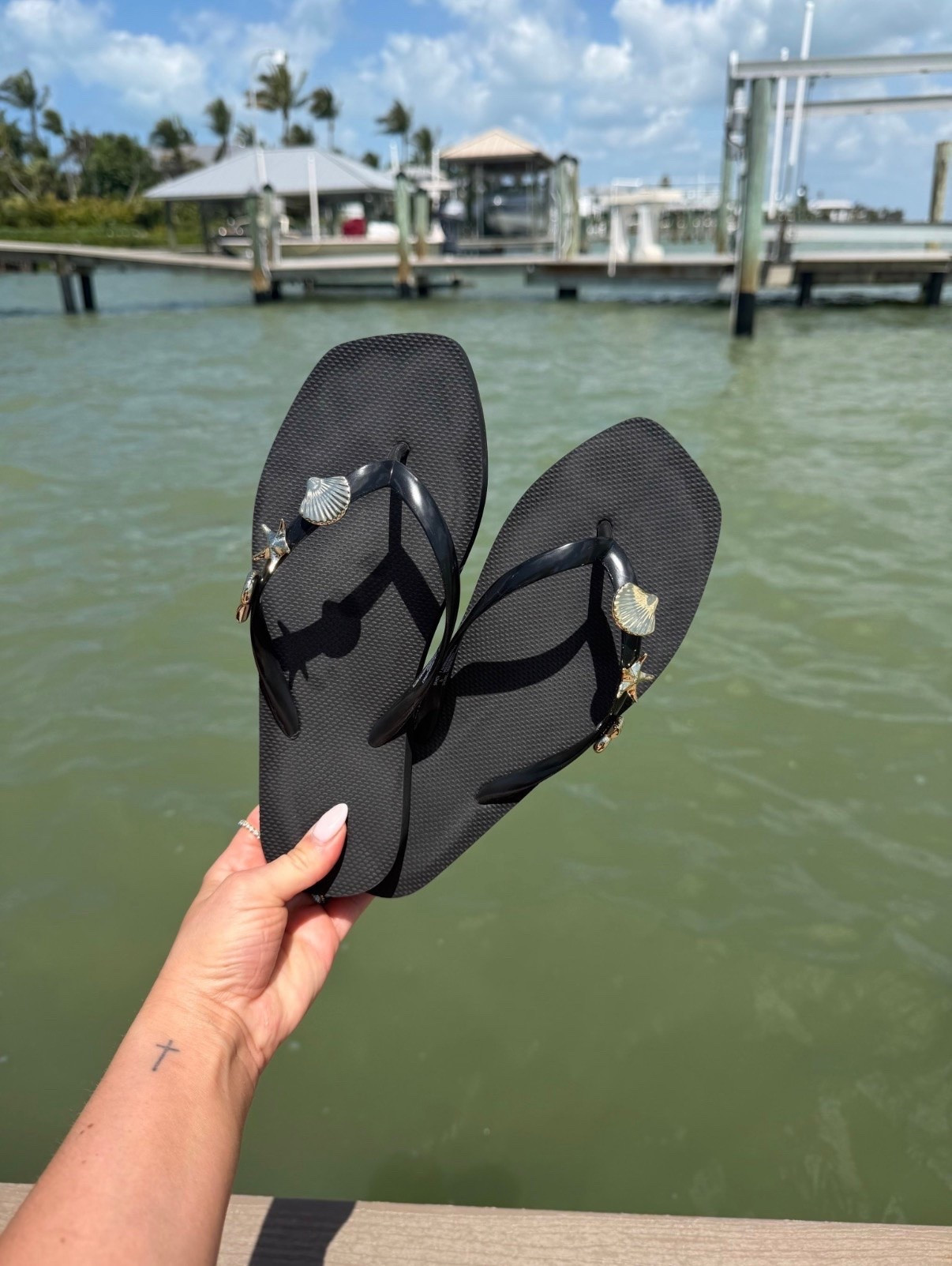 If you have any summer vacations planned, you’ll want this sandals 🌞🐚

#LTKootd #LTKTravel #LTKSeasonal