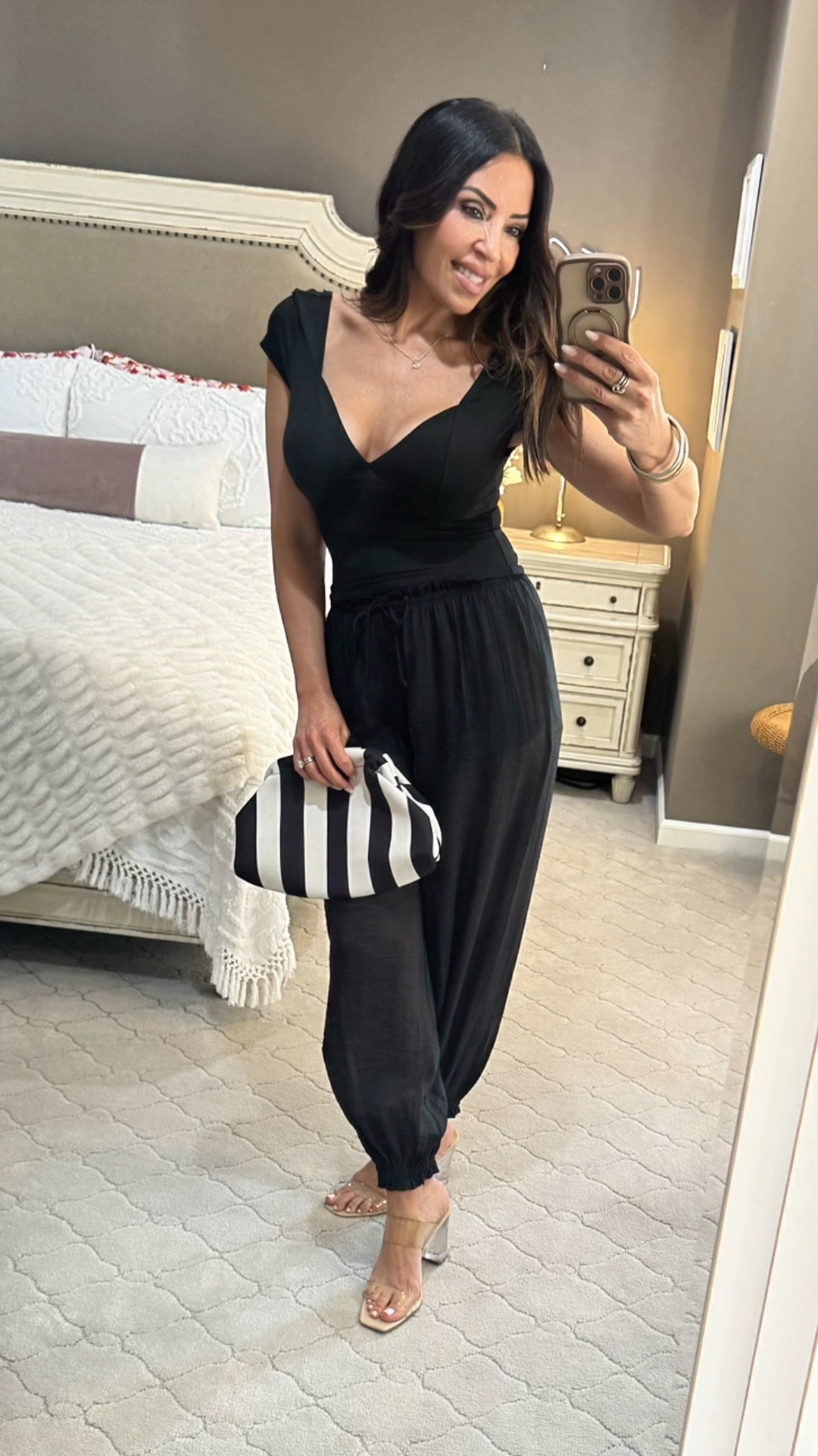 Styling the perfect look doesn’t have to break the bank! ✨🖤
I paired a few of my absolute favorite elevated basics from Amazon, Old Navy, and Walmart to create an effortless, chic, and slightly edgy all-black outfit that feels incredibly high-end. Styling an look that feels sophisticated is all about the fit and how you mix your pieces!

#AmazonFinds #OldNavyStyle #WalmartFashion #CasualElevated