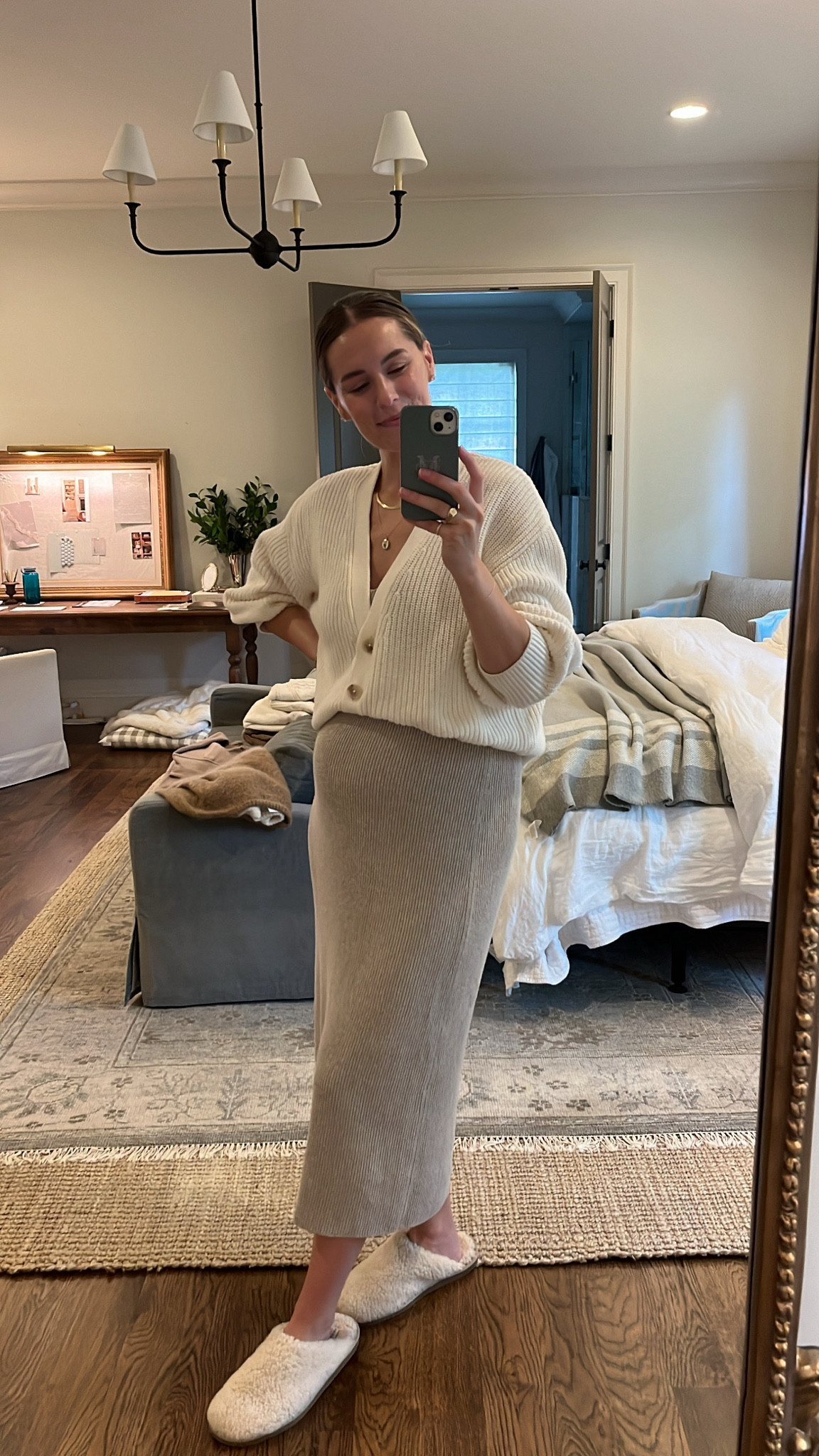 When you work from home and are 7 months pregnant but still want to feel cute and put together 
This knit dress has been a winner for months and still fits! 
And yes this is the same H&M cardigan I have had for years just with a little buttoning trip to crop it a bit 

#LTKBump