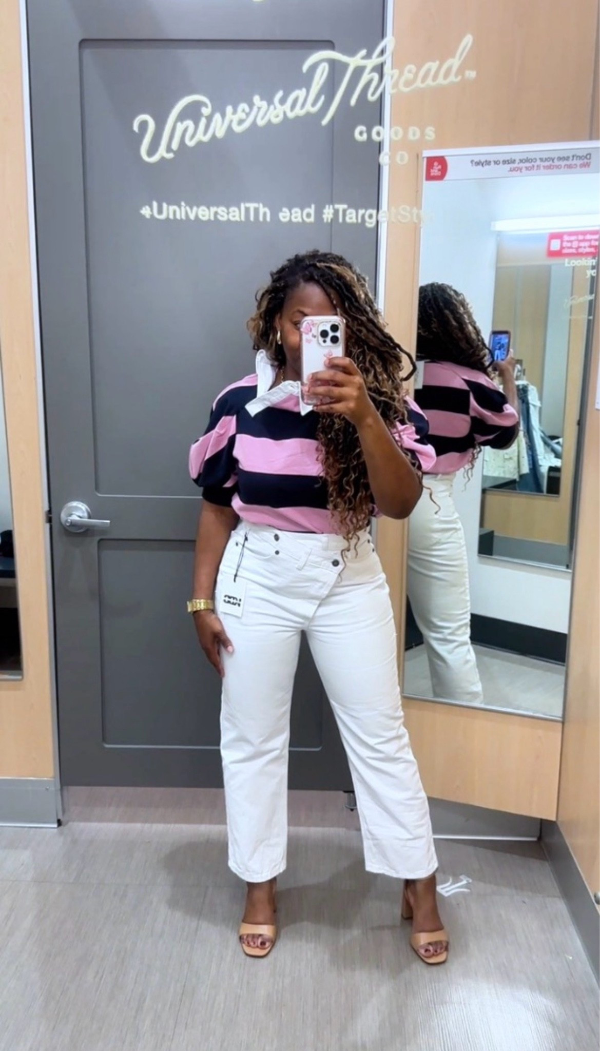 I highly recommend these white jeans! I have them in blue and they are fantastic! 

This pink top is almost gone, so definitely check to see if you have it in your area!