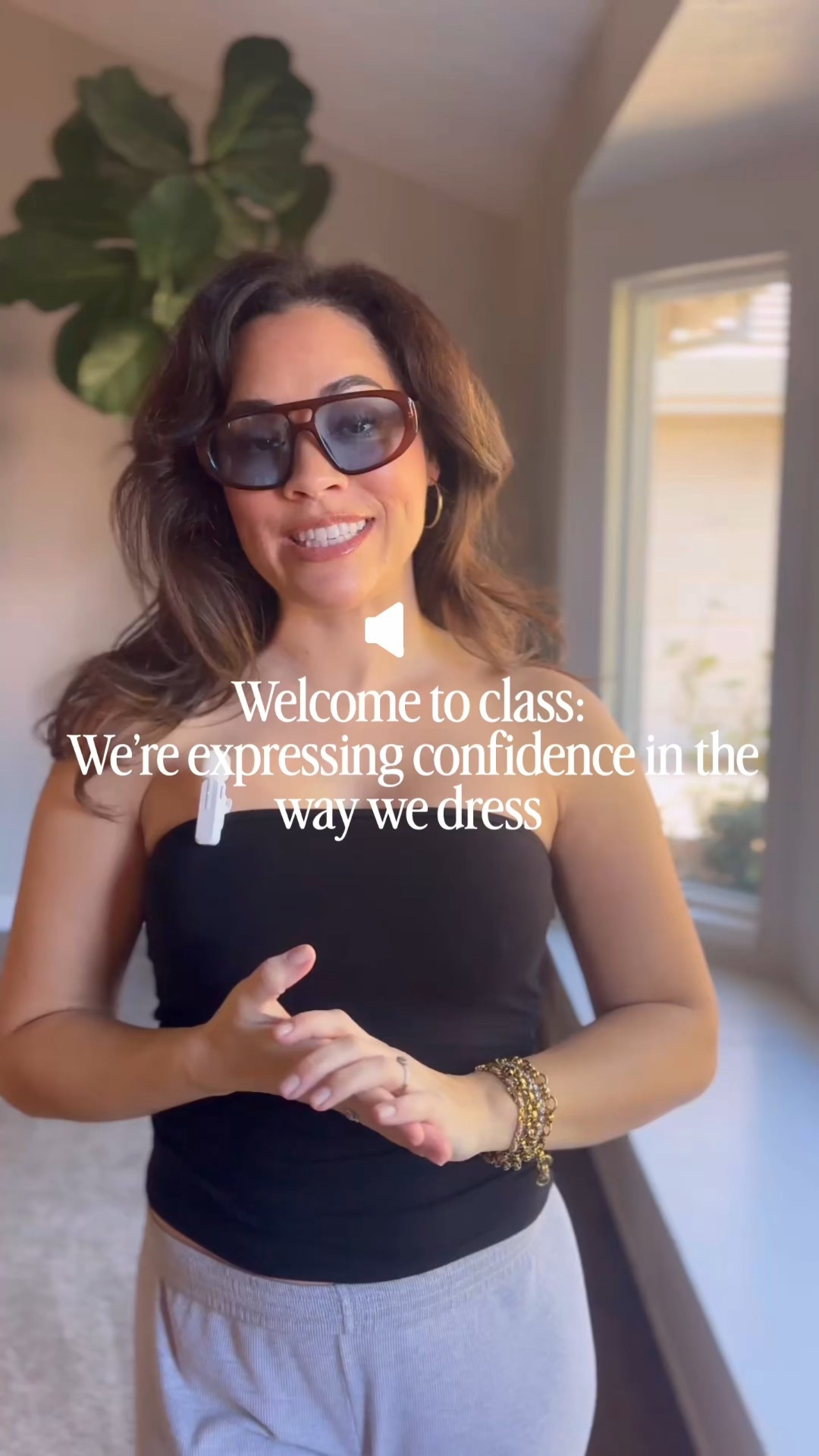 Meet the January dress from Worth Collective. Wearing a size small. I LOVE the soft flowy material and it’s double lined. Fitted and feminine #dressofthemonth 