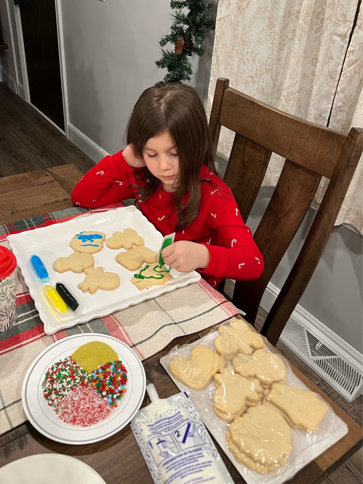 Christmas cookie decorating with Target cookie kits, Christmas cookies, premade cookies, cookie kits

#LTKhome #LTKHoliday #LTKSeasonal