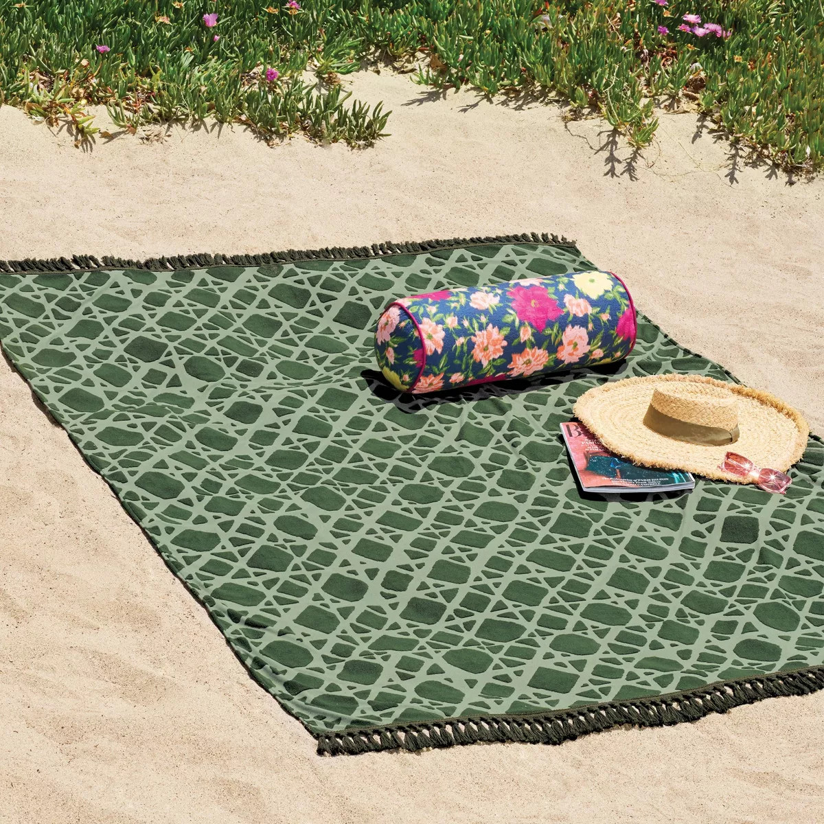 80"x60" Outdoor Beach Blanket - Threshold™ Green | Target