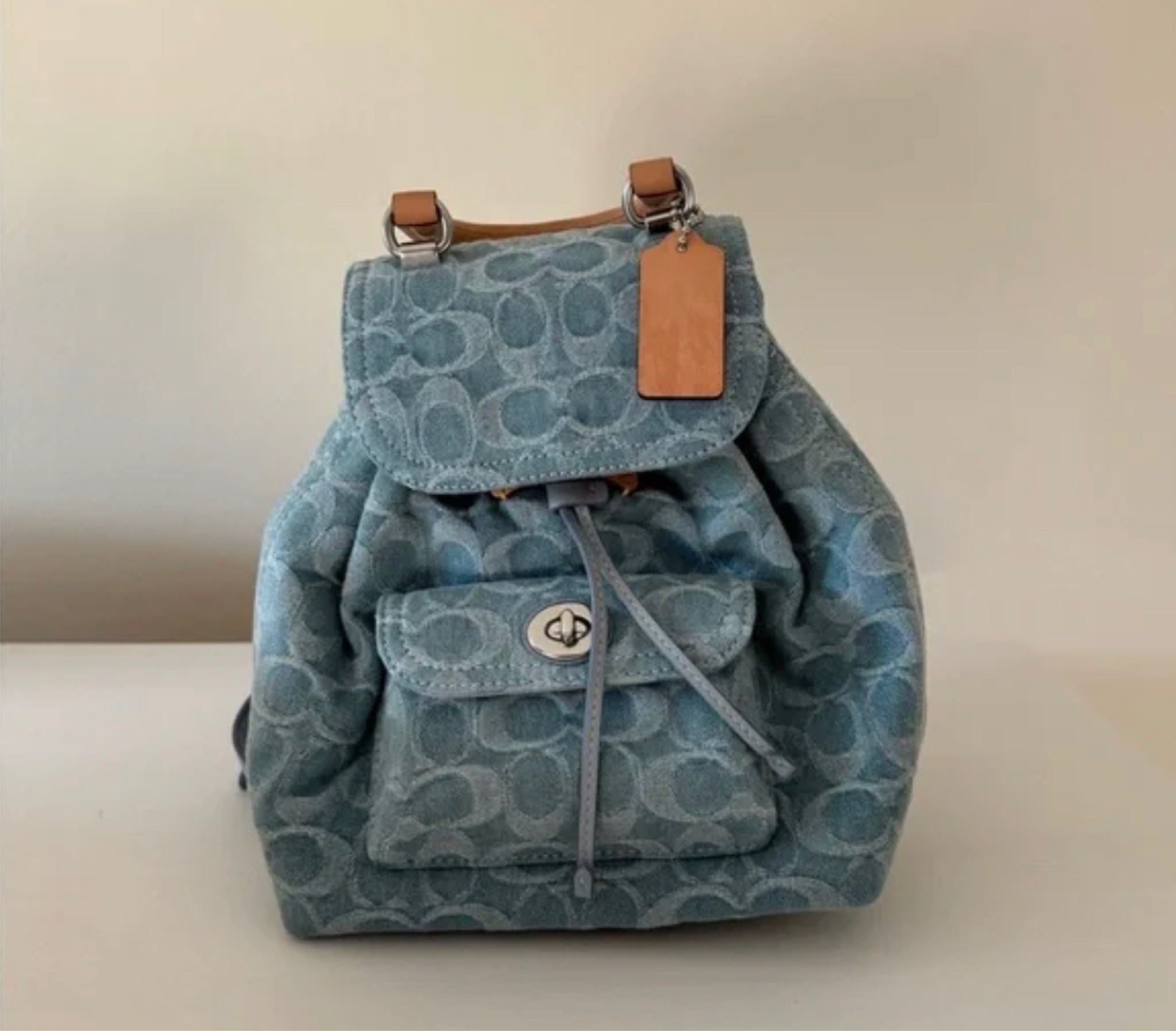 On sale!

Coach Riya Denim
Coach bag
Polene Numero
Bag sale
Handbag discounts
Pillow Tabby
Coach Tabby

#LTKHolidaySale #LTKitbag #LTKGiftGuide