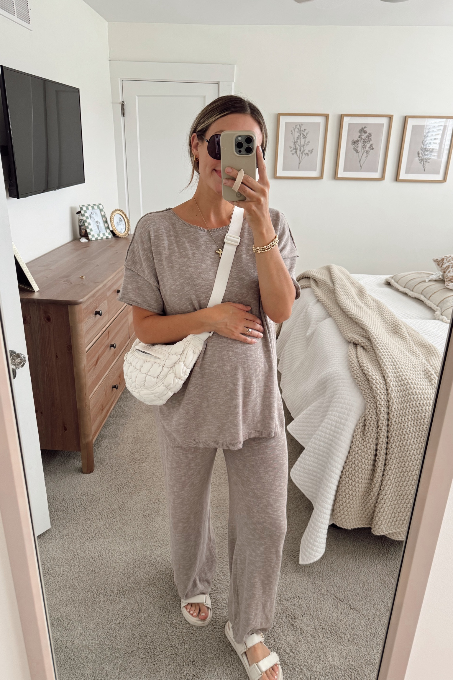 Bump friendly comfortable set! Great for post partum too!! Going home from hospital outfit! Possibilities are endless!

Size M


#LTKFamily #LTKSeasonal #LTKBump