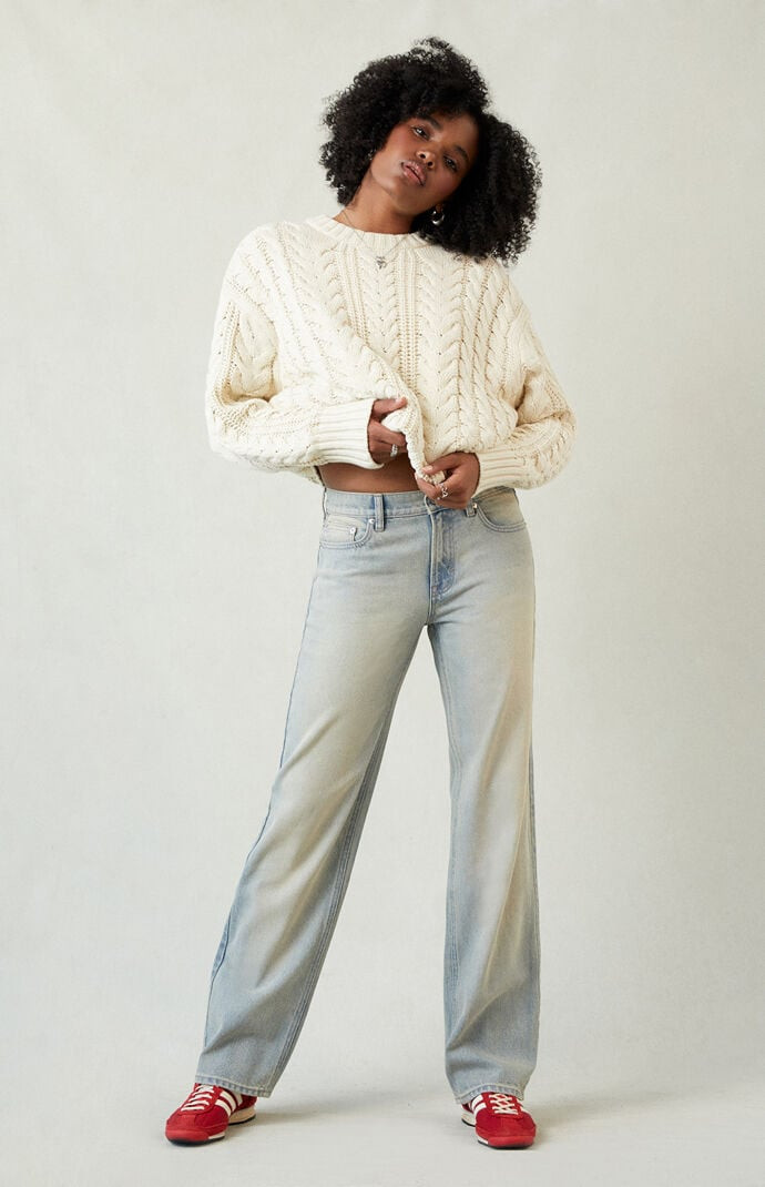 Women's Jordyn Low Rise Straight Leg Jeans Light Blue Wash in Medium Indigo - Size 27 | PacSun