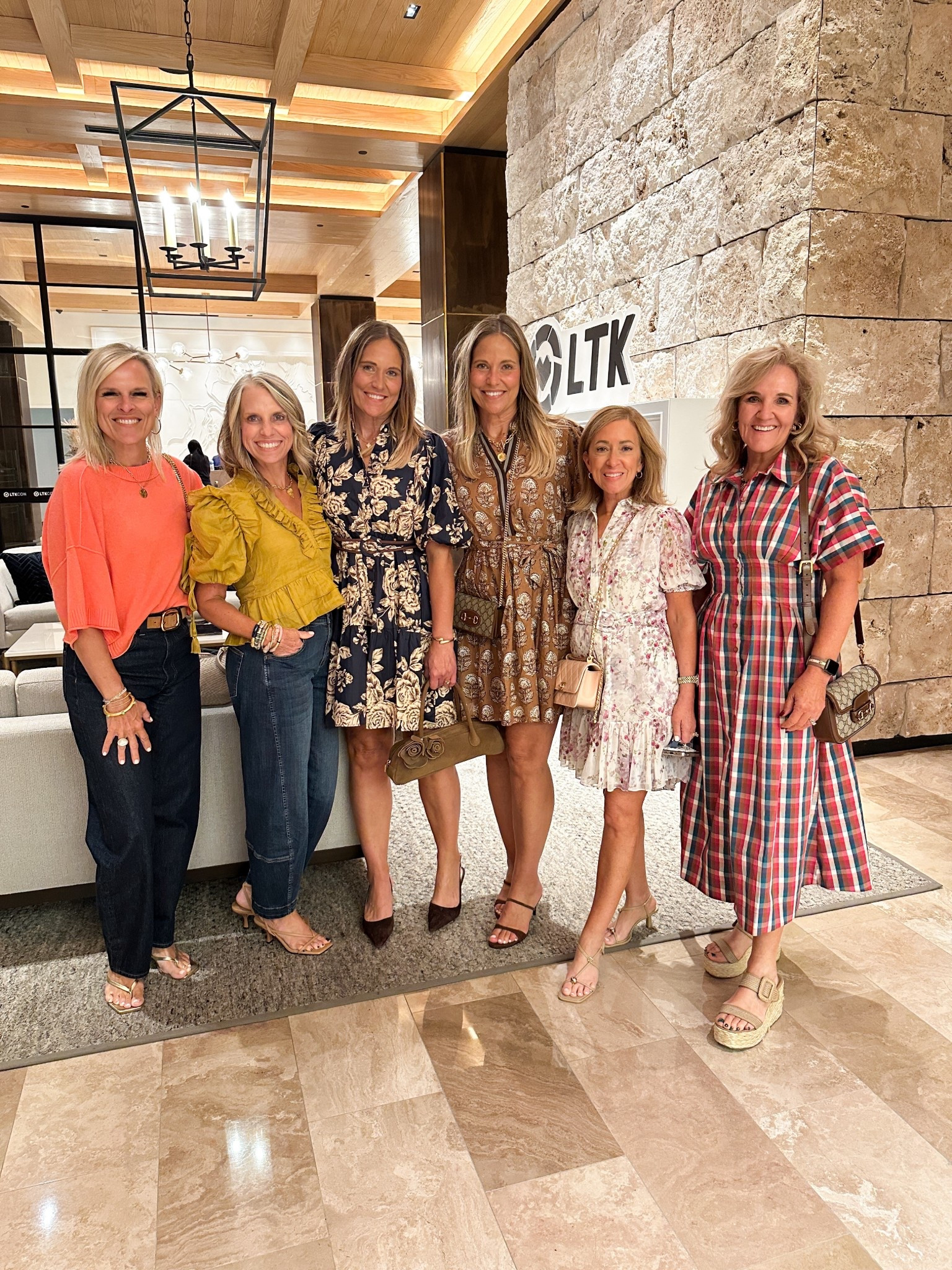 Great dinner last night with a bunch of over 50 creators. I love how everyone wore a style that suited them.
We had the best dinner at Lombardi’s  not far from the hotel 

#LTKCon #LTKTravel #LTKOver40