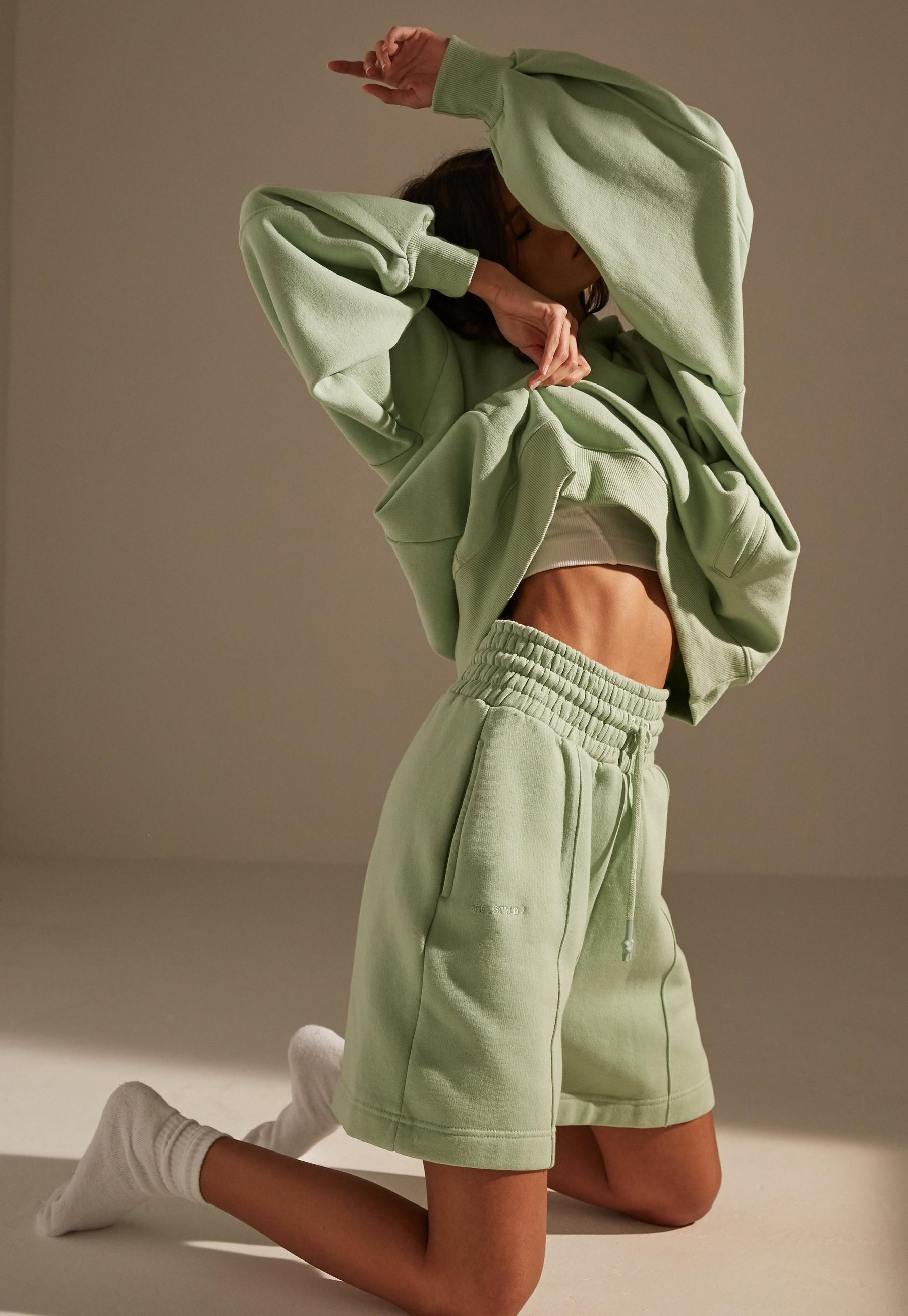 Missguided - Re_Styld Green Seam Front Jogger Shorts | Missguided (US & CA)