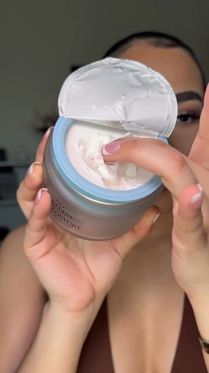 The ✨GLOW✨ this gives my skin 🤍 @loccitane Karite Ultra Rich Body Cream

• 25% shea butter for intense, deep hydration
• Gives a radiant, healthy looking glow
• Helps nourish + restore very dry skin
• Ultra rich texture that melts into the skin
• Leaves skin soft, smooth, and luminous
• Long lasting moisture without feeling greasy

Follow and save this for your next body care purchase! 📌

TikTok/YouTube 🎥 Symphony Taylor

#loccitane #bodycare #bodycream #glowyskin #beautytok

#LTKselfcare #LTKgrwm #LTKBeauty